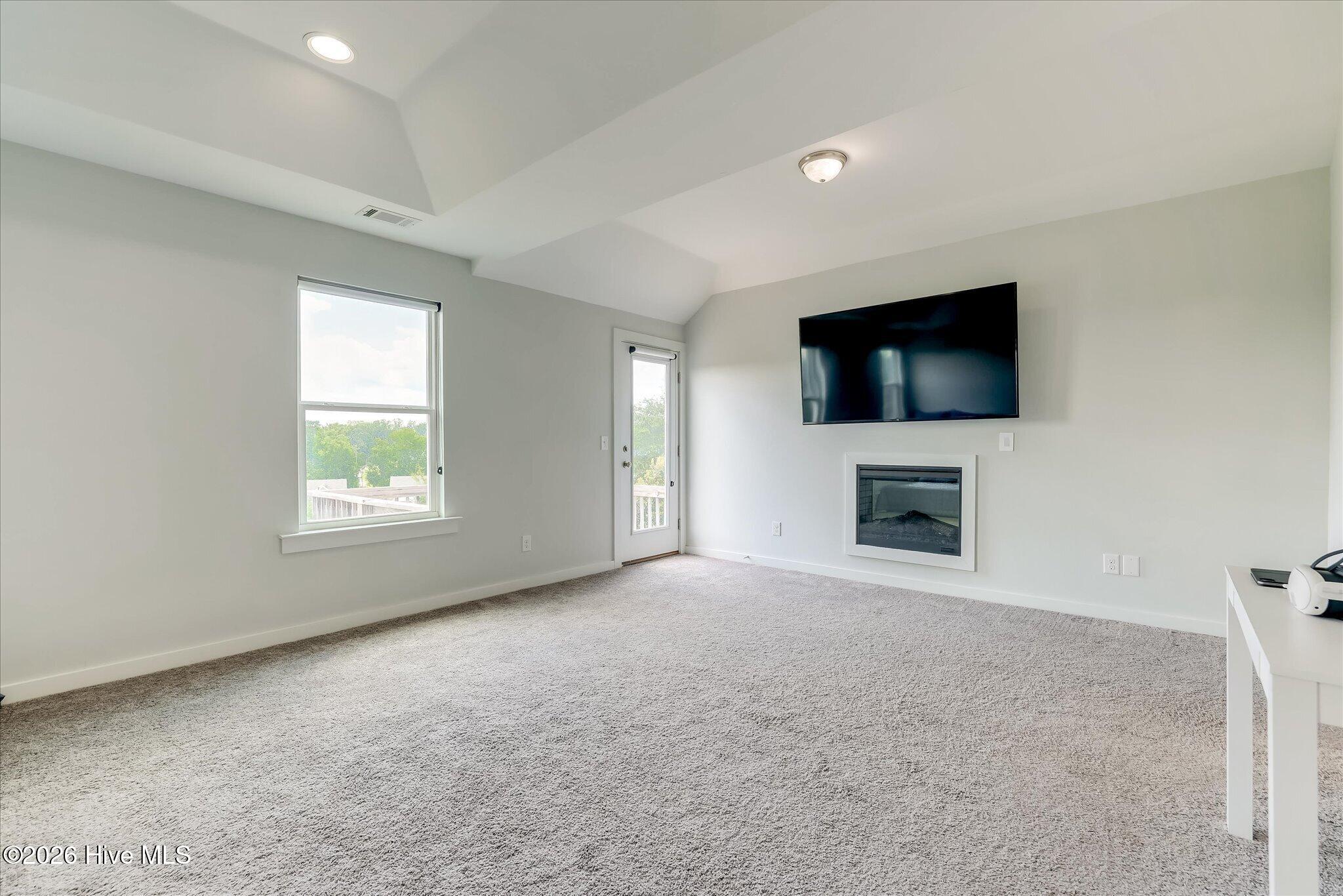 453 Bridle Path Road Property Photo 24