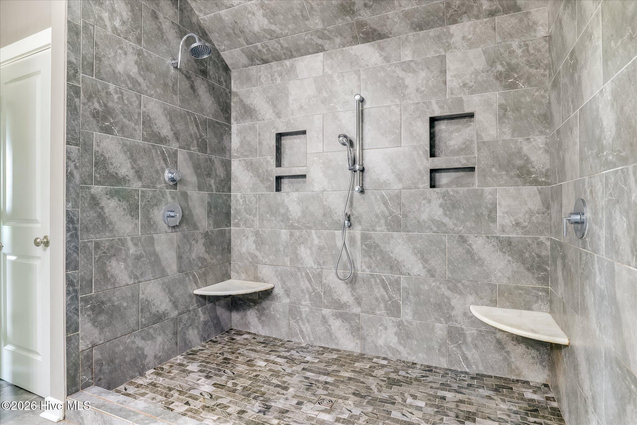 453 Bridle Path Road Property Photo 32