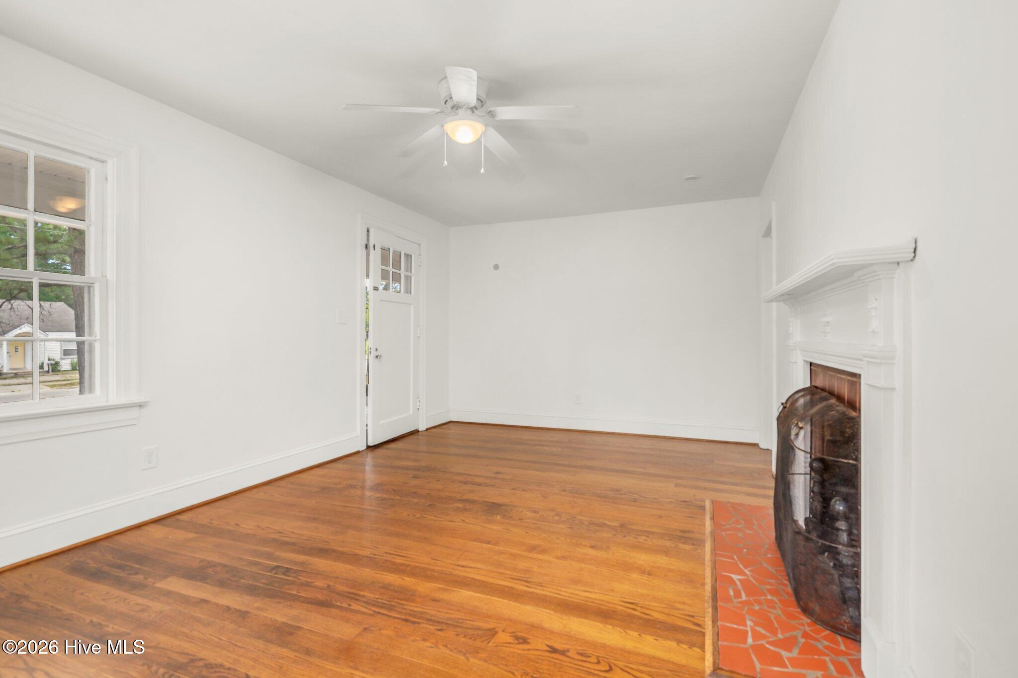 1209 W Thomas Street Property Photo 8