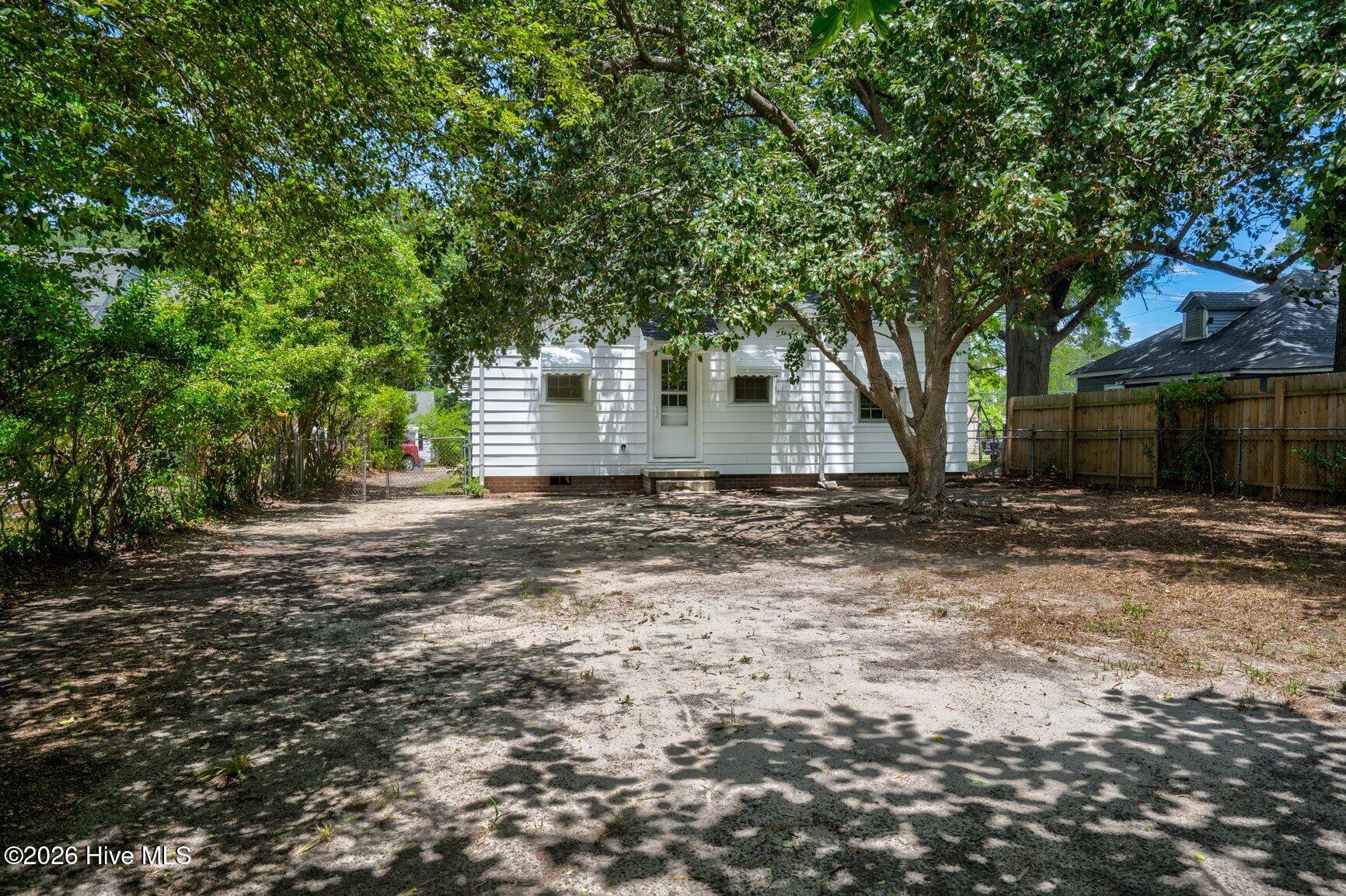1209 W Thomas Street Property Photo 23