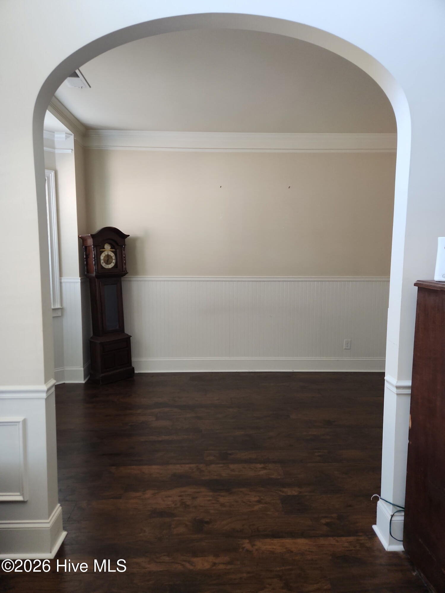 1097 Prides Crossing Property Photo 6