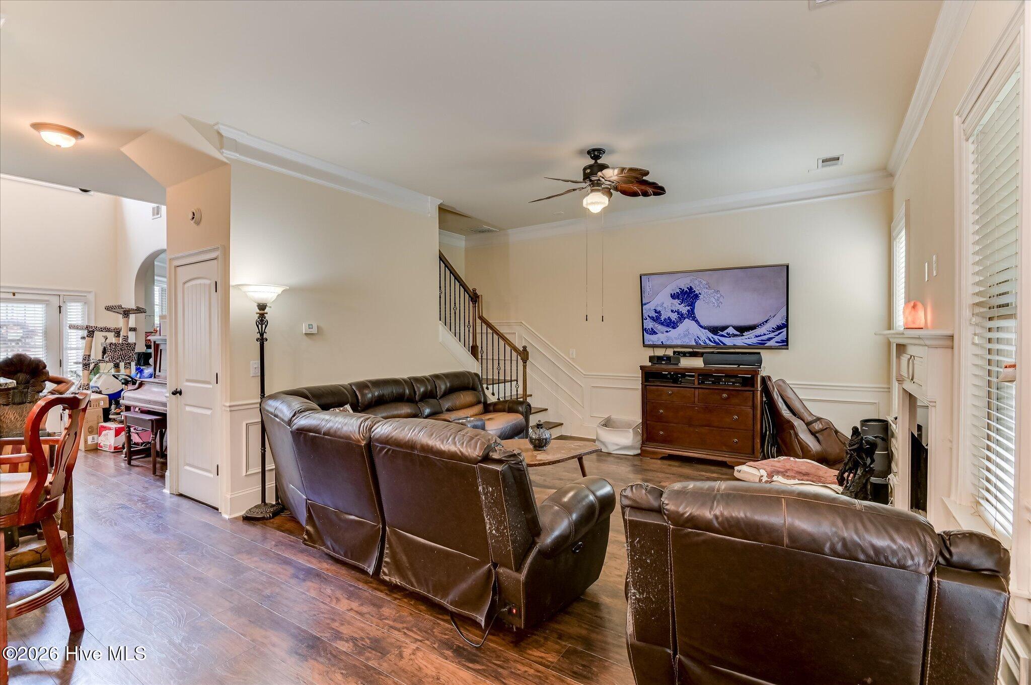 1097 Prides Crossing Property Photo 9
