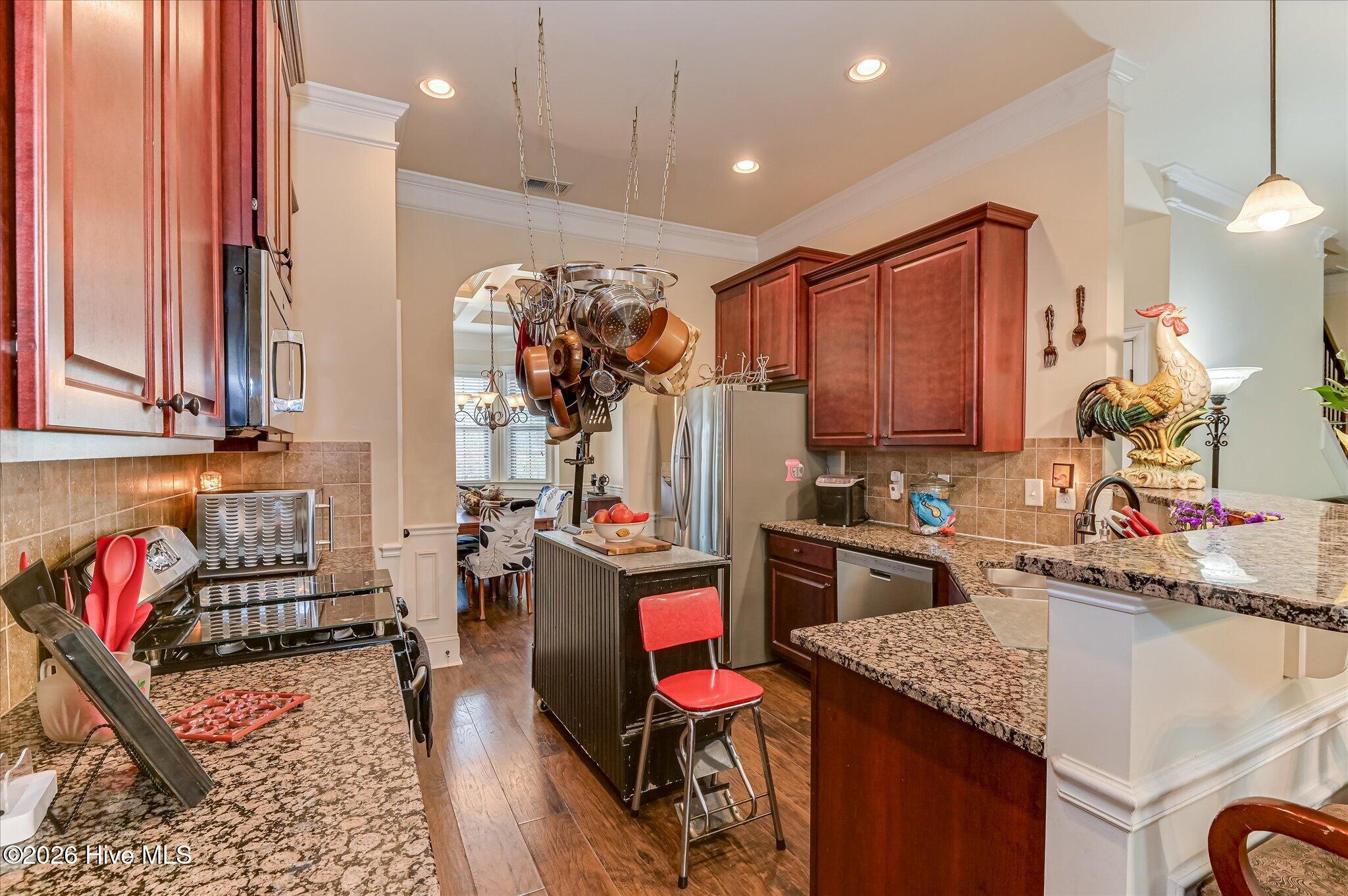 1097 Prides Crossing Property Photo 13