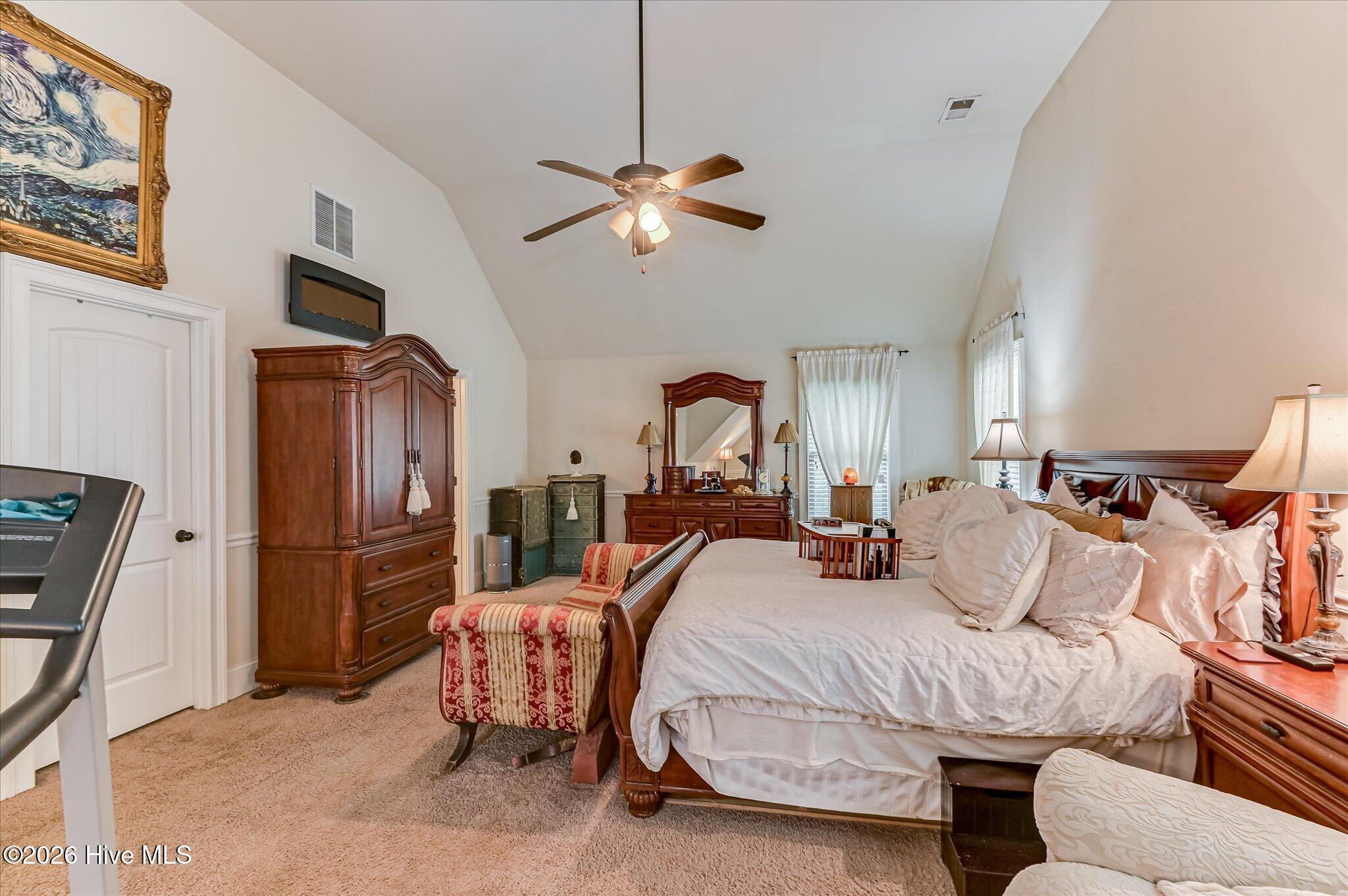 1097 Prides Crossing Property Photo 18