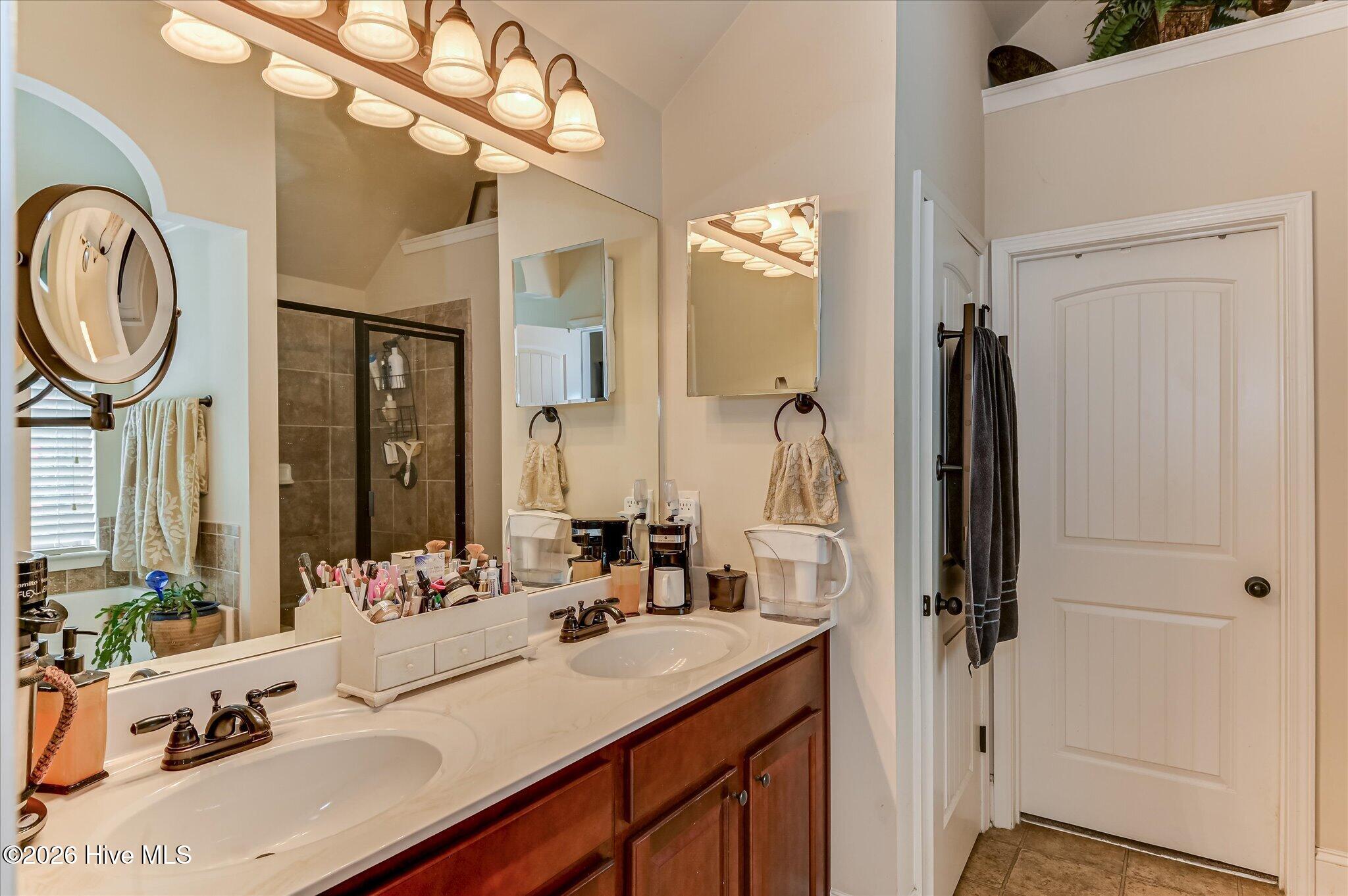 1097 Prides Crossing Property Photo 20