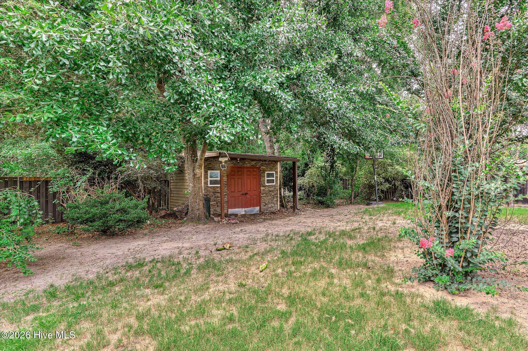 1097 Prides Crossing Property Photo 31