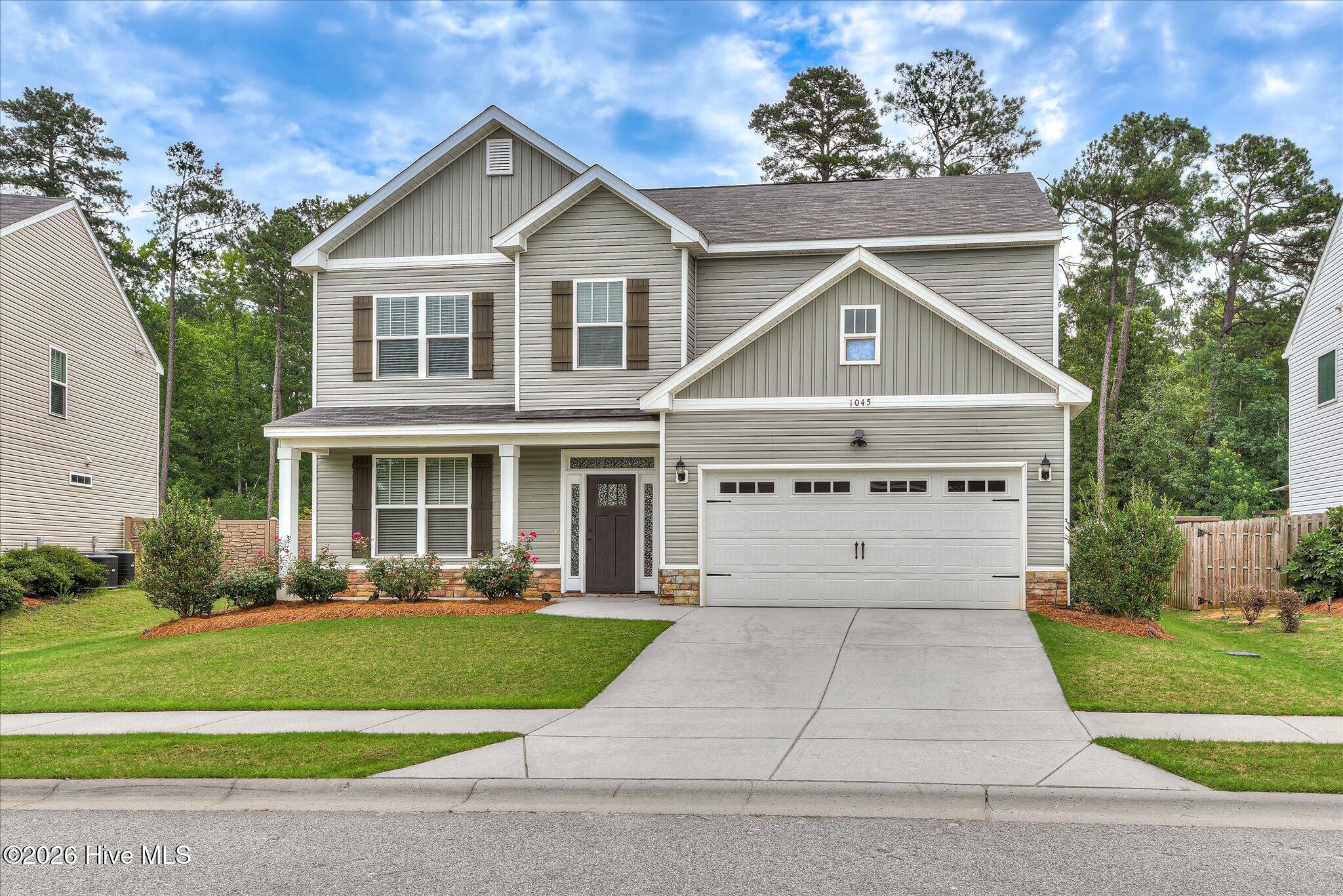 1045 Swan Court Property Photo 3