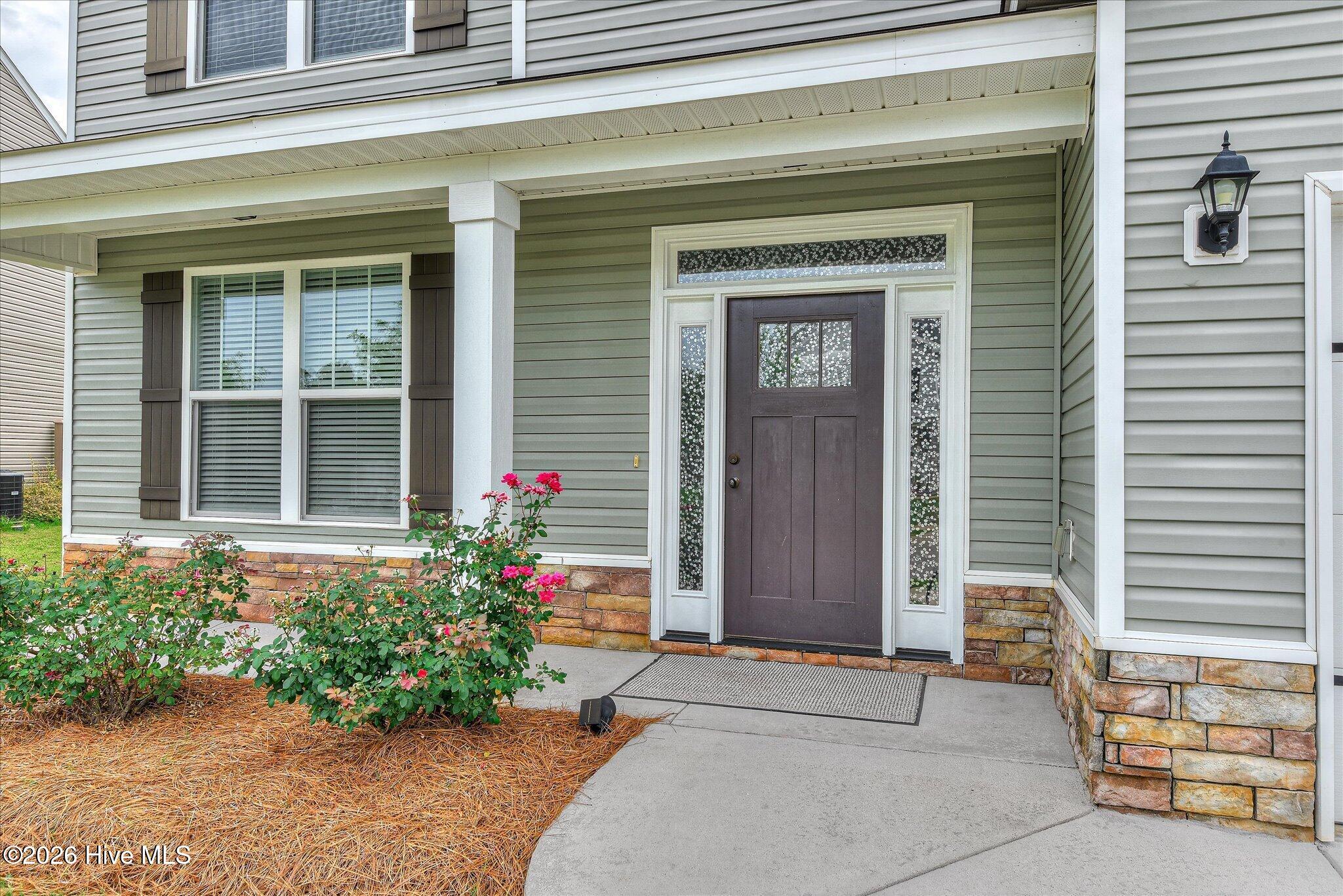 1045 Swan Court Property Photo 4