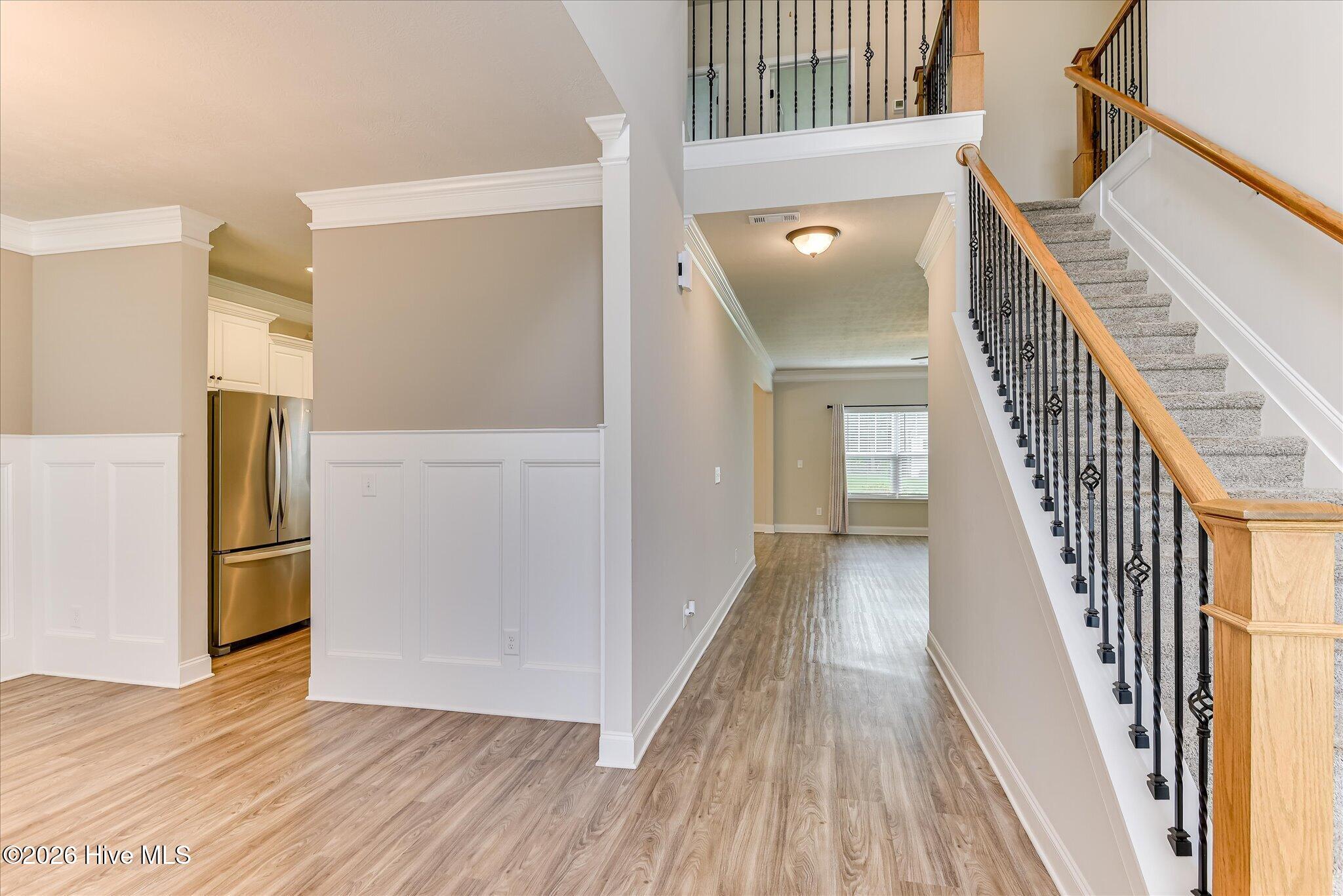 1045 Swan Court Property Photo 7
