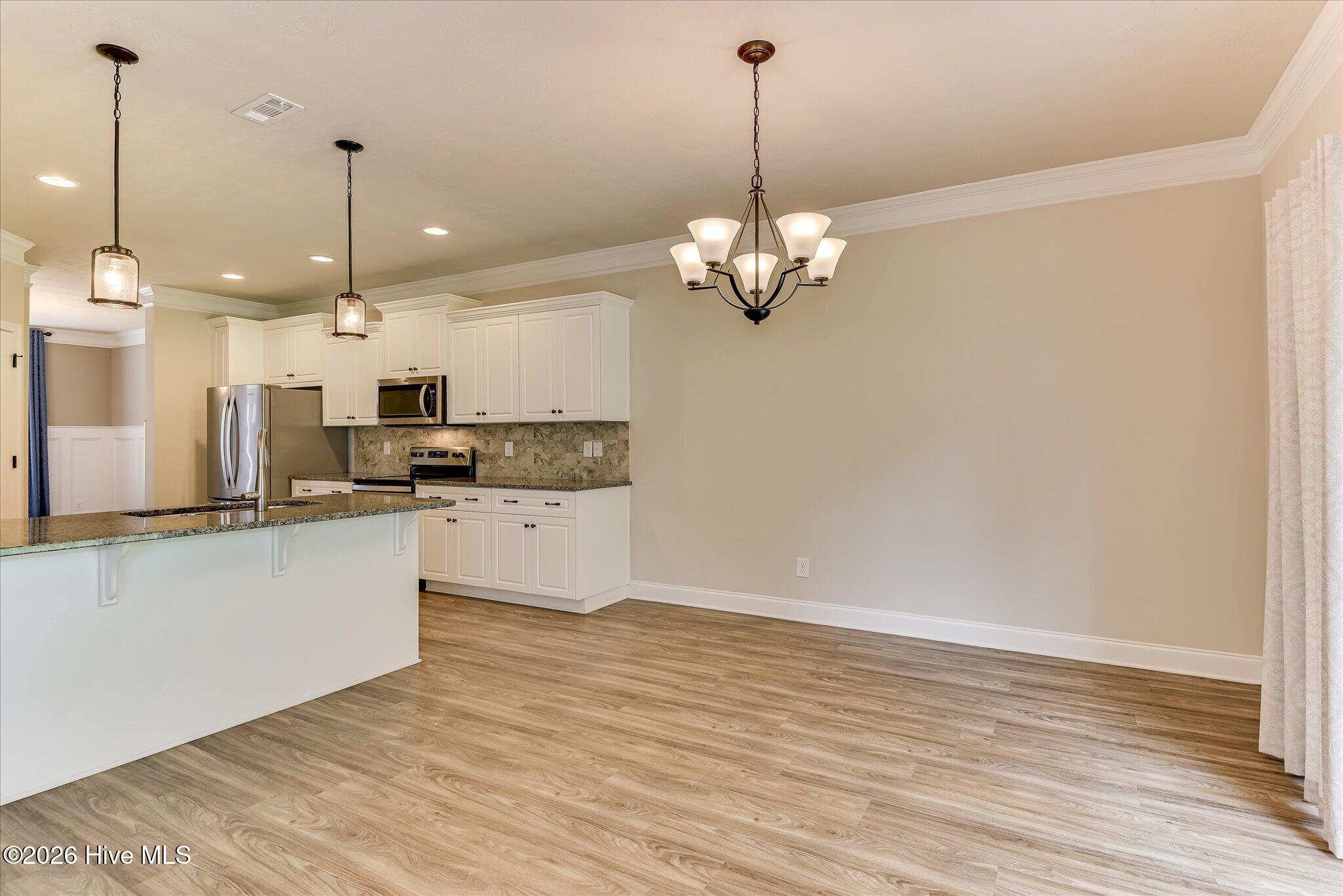 1045 Swan Court Property Photo 12