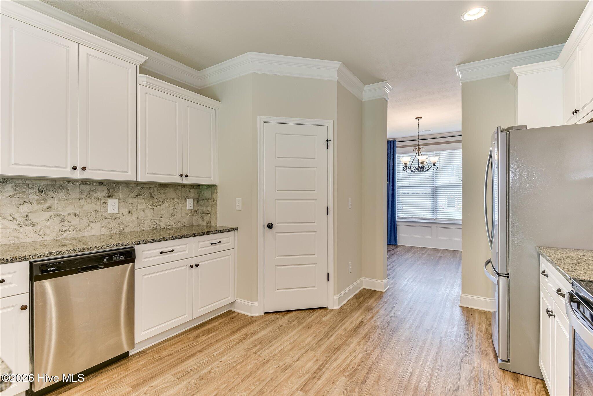 1045 Swan Court Property Photo 17