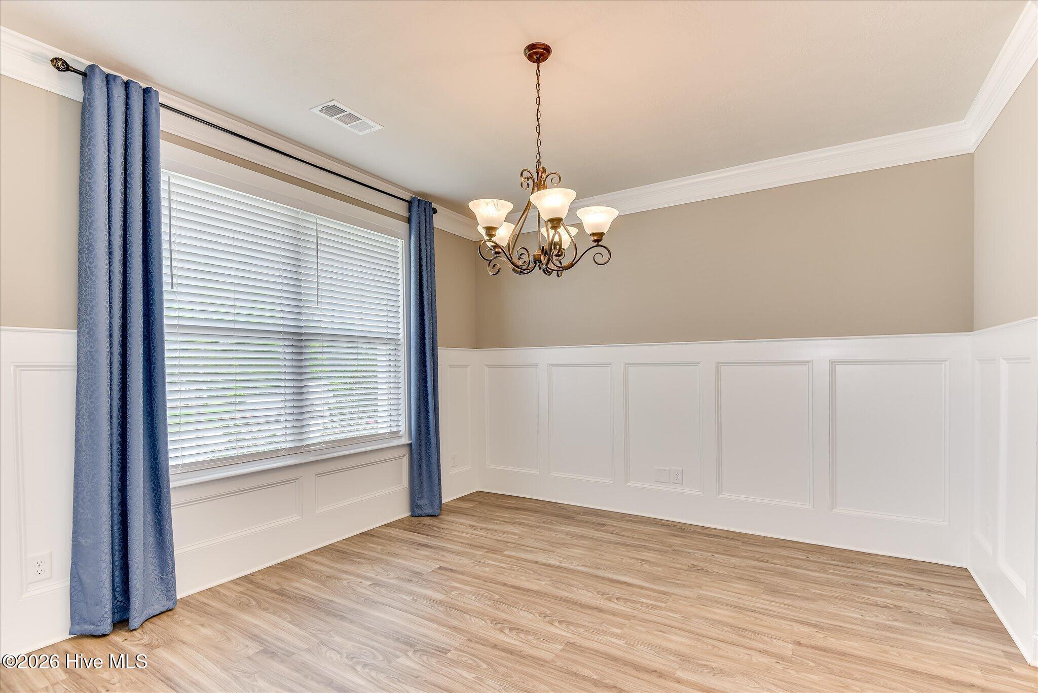 1045 Swan Court Property Photo 21