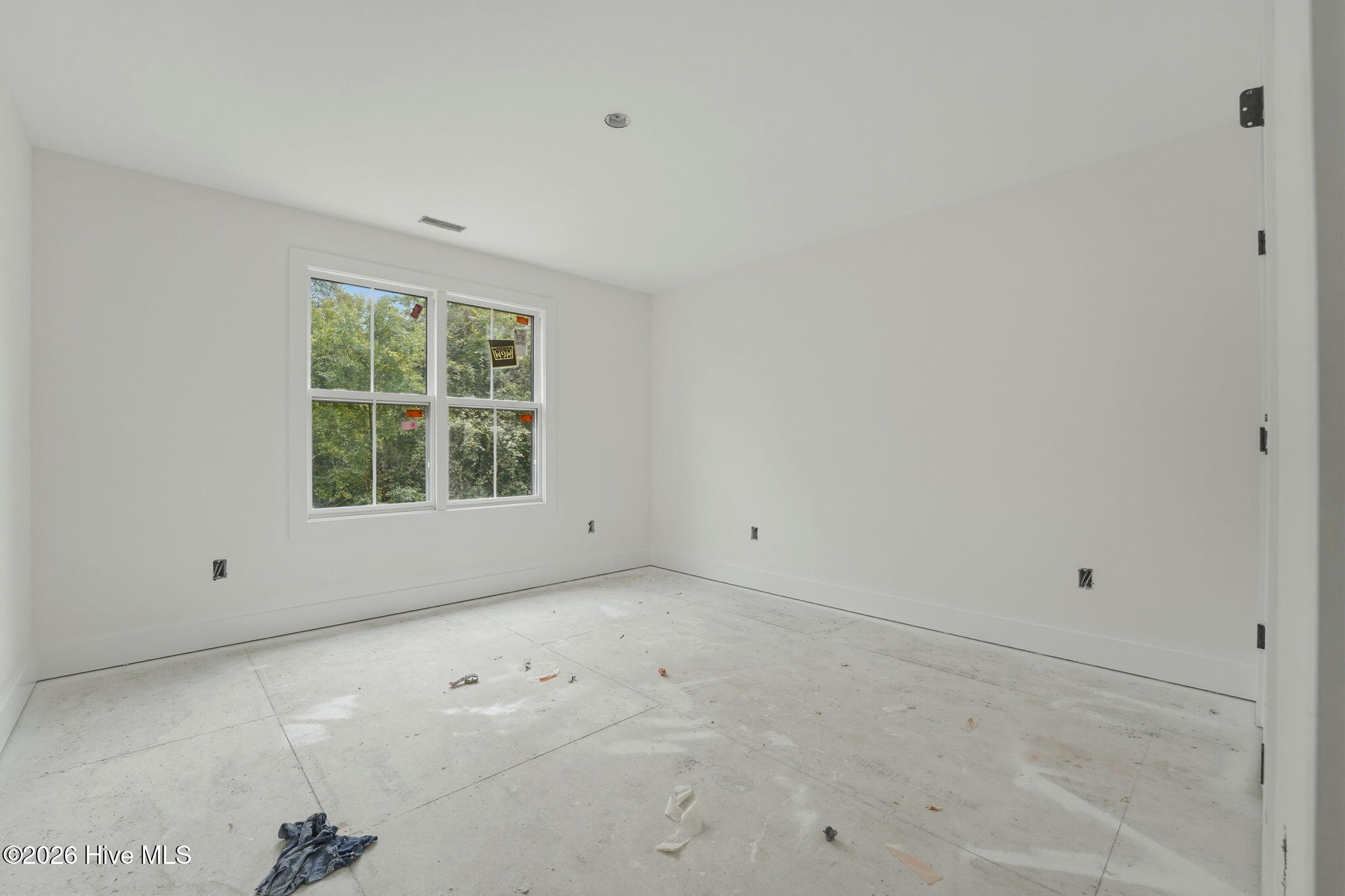 785 N May Street Property Photo 16