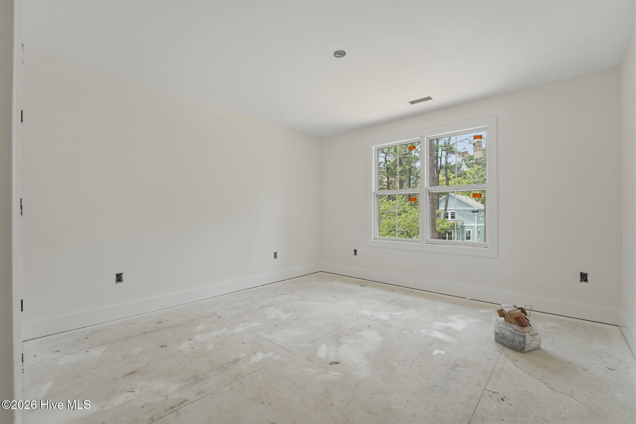 785 N May Street Property Photo 18