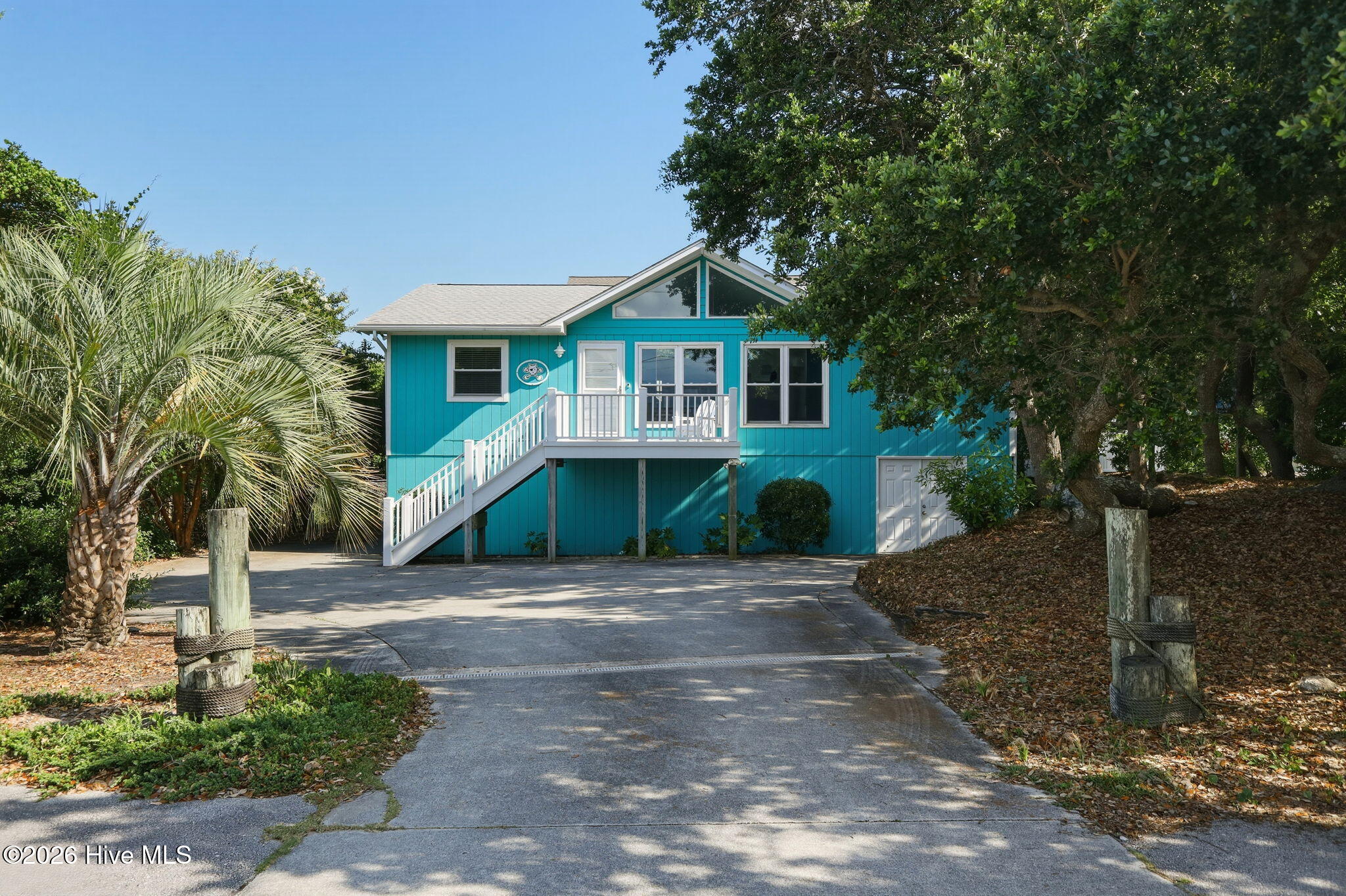 1607 Emerald Drive Property Photo 4