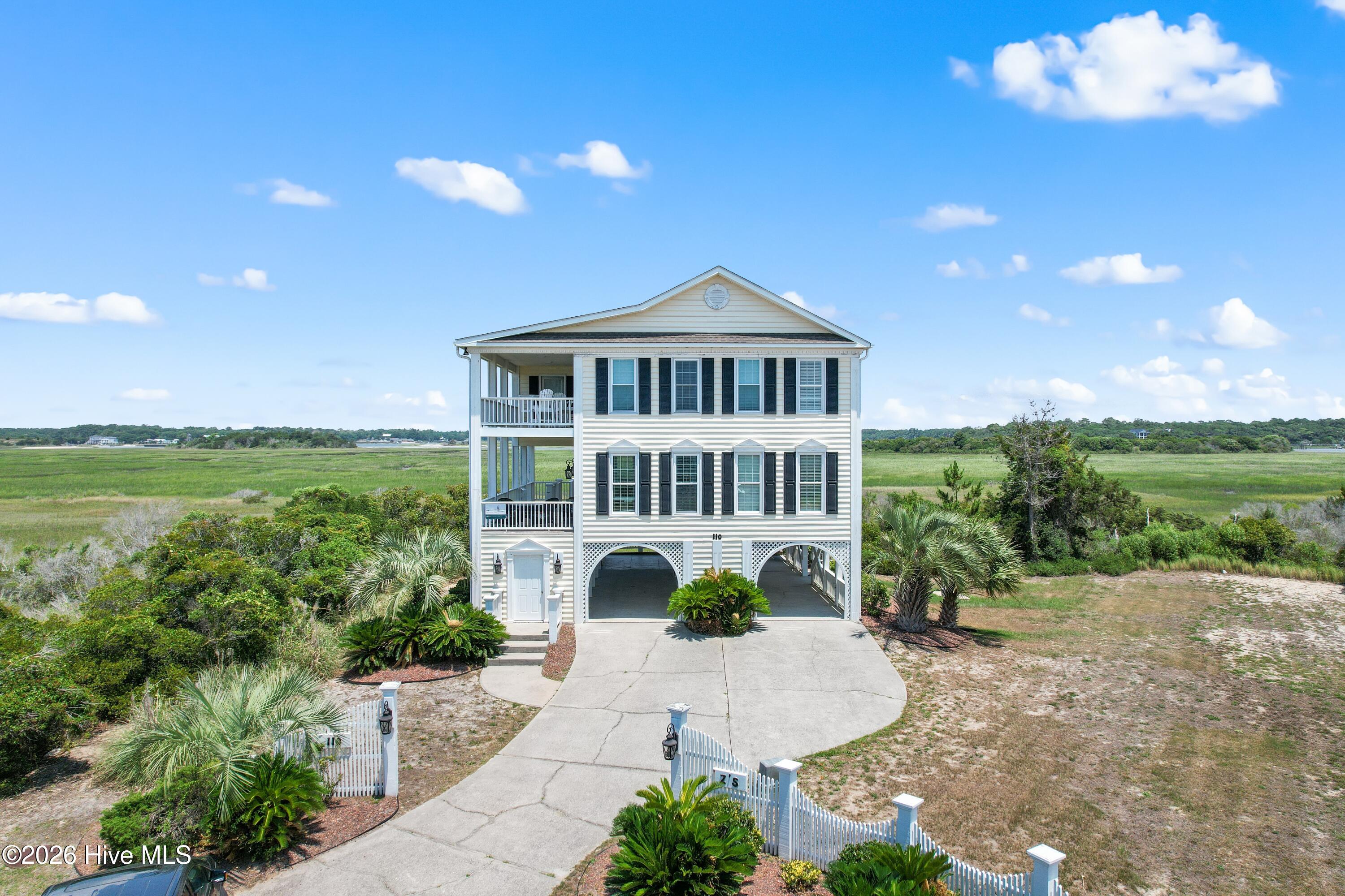 108 & 110 Loggerhead Drive Property Photo 4