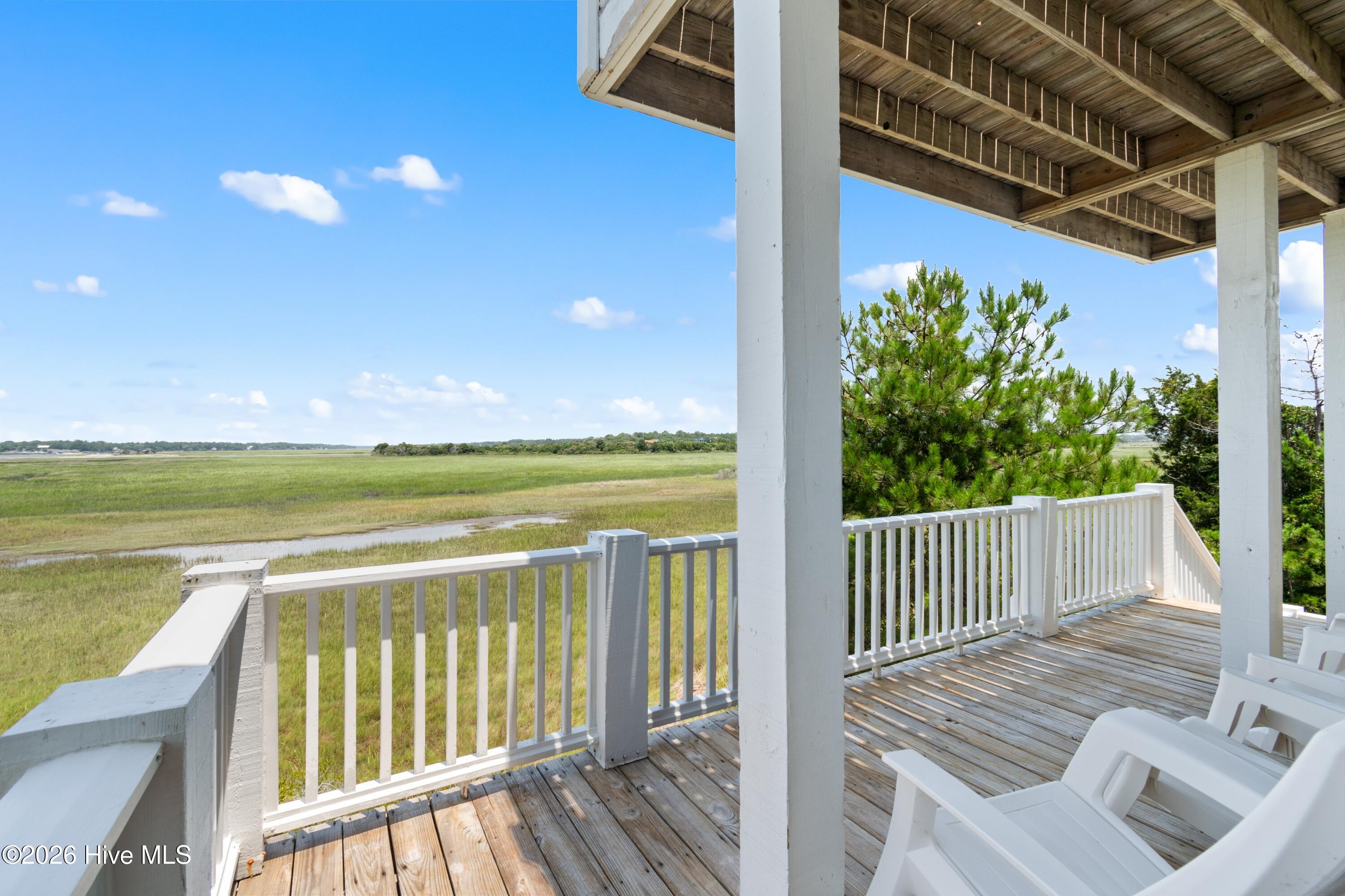 108 & 110 Loggerhead Drive Property Photo 9