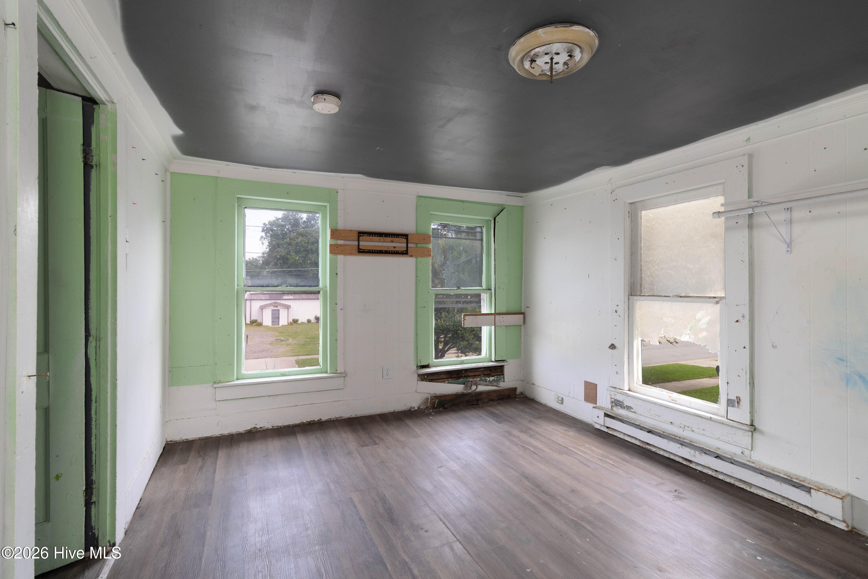 313 N Oakum Street Property Photo 20