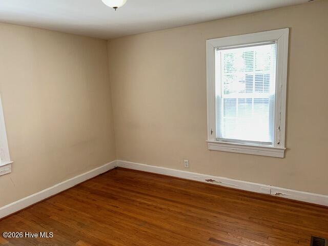 704 E 3rd Street A Property Photo 7