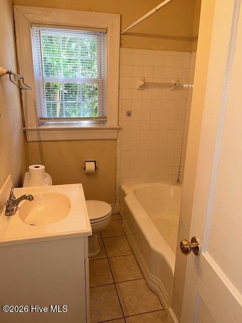 704 E 3rd Street A Property Photo 8