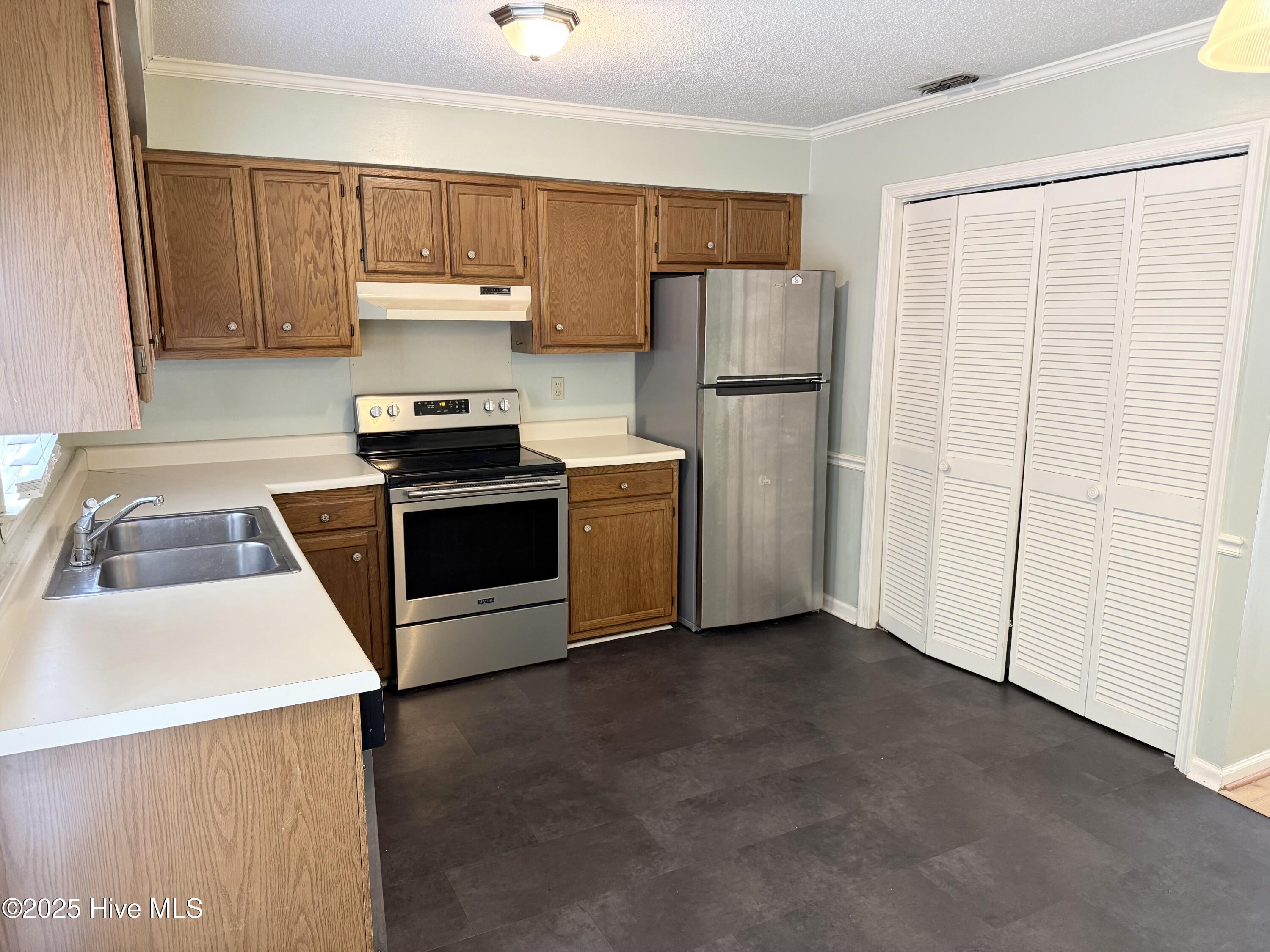 2907 Cedar Creek Road E Property Photo 7