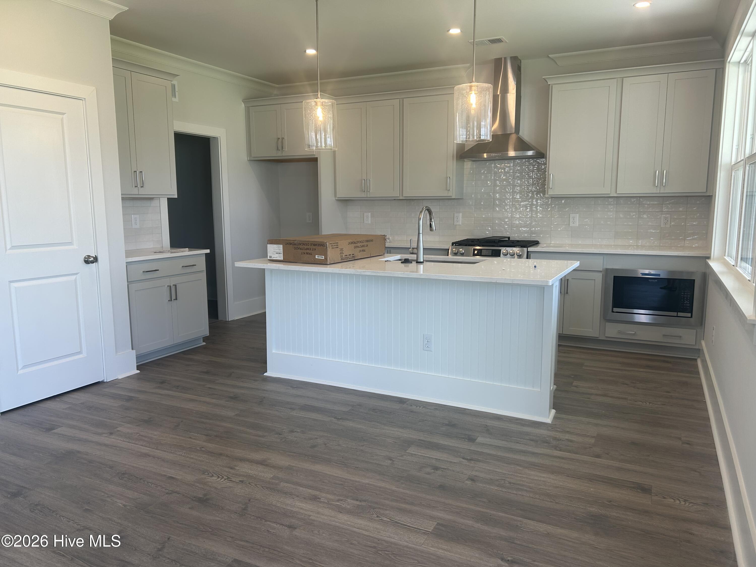 5202 Moonshell Loop Property Photo 3