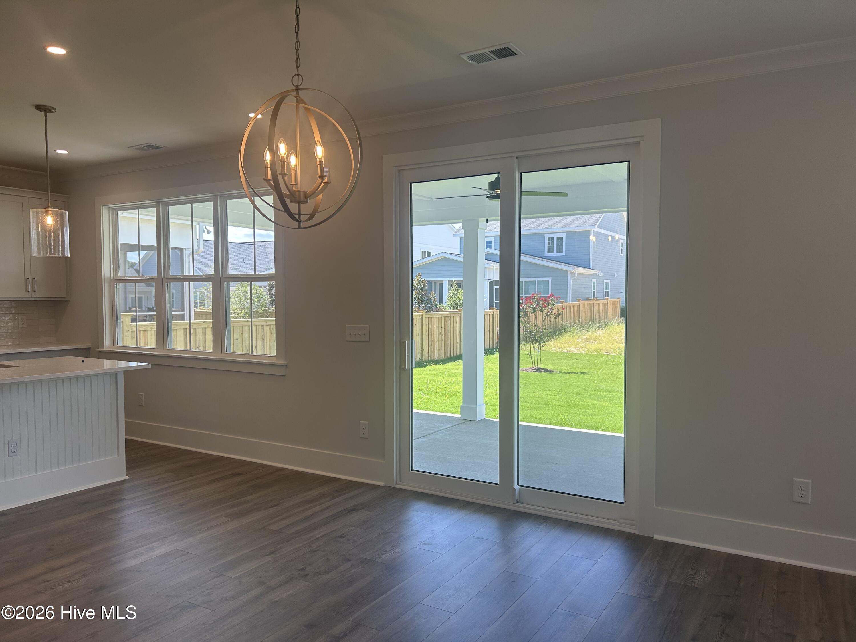 5202 Moonshell Loop Property Photo 4
