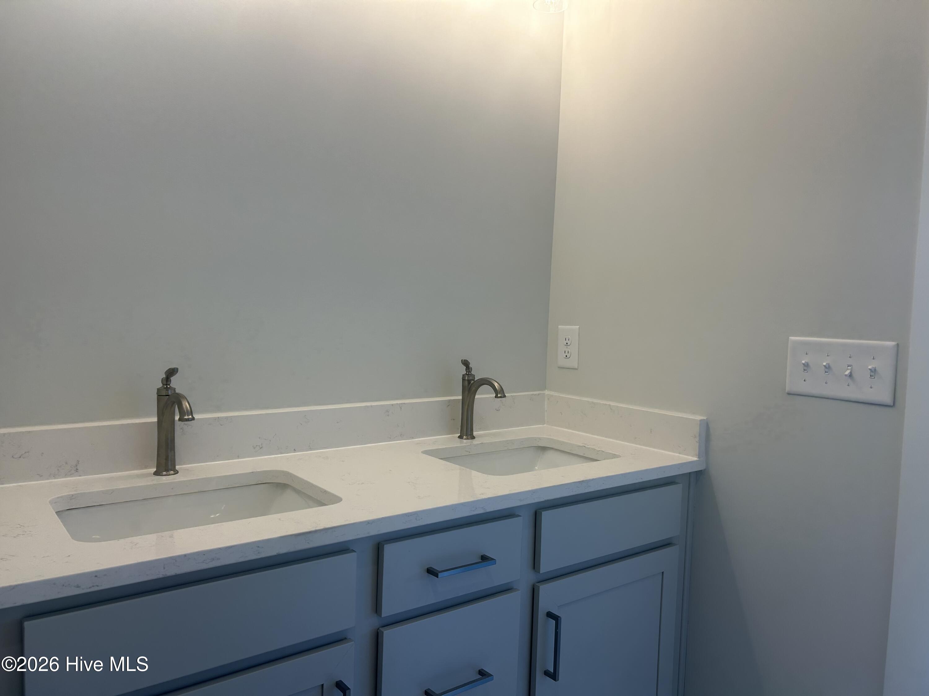 5202 Moonshell Loop Property Photo 7
