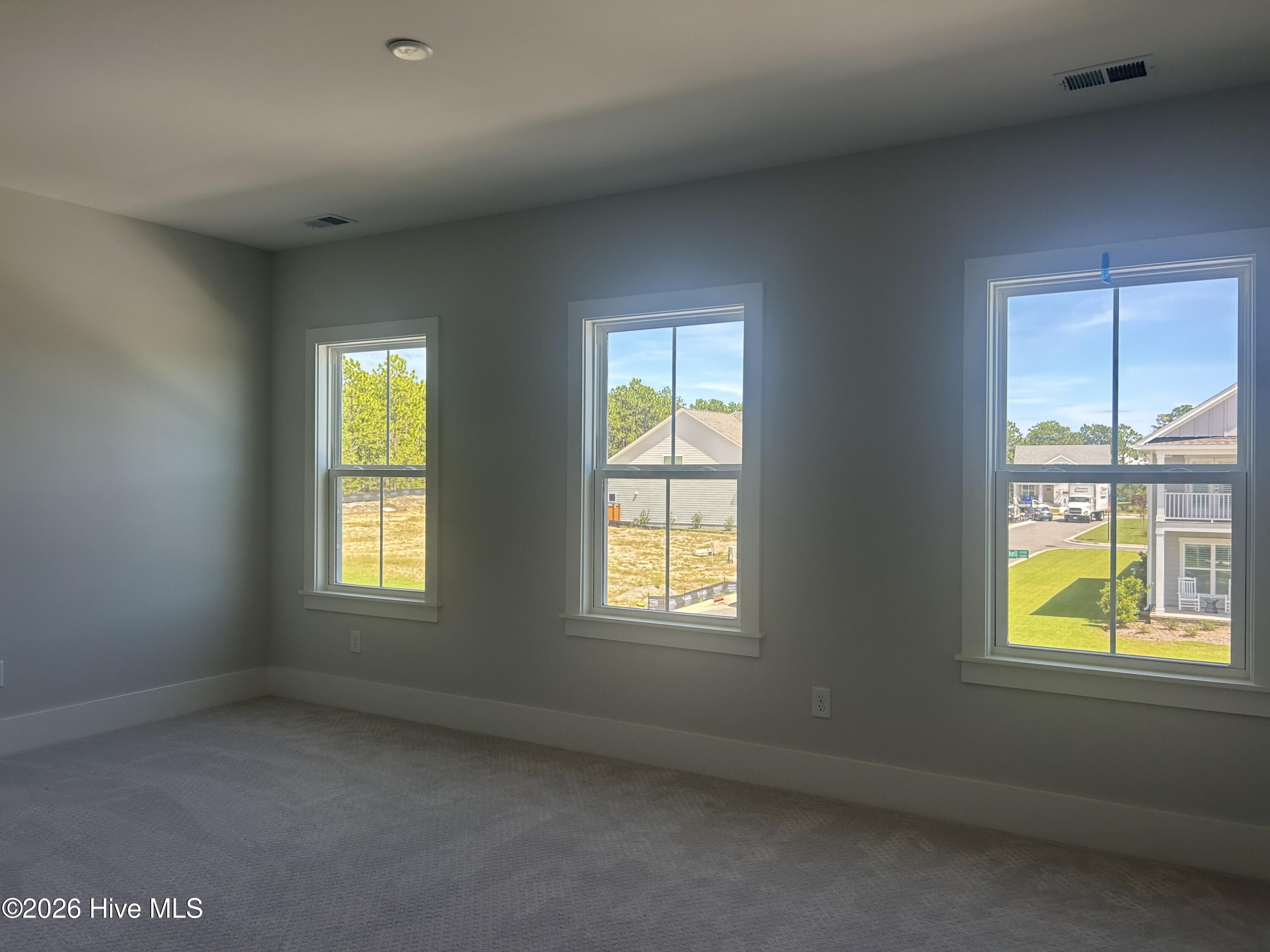 5202 Moonshell Loop Property Photo 10