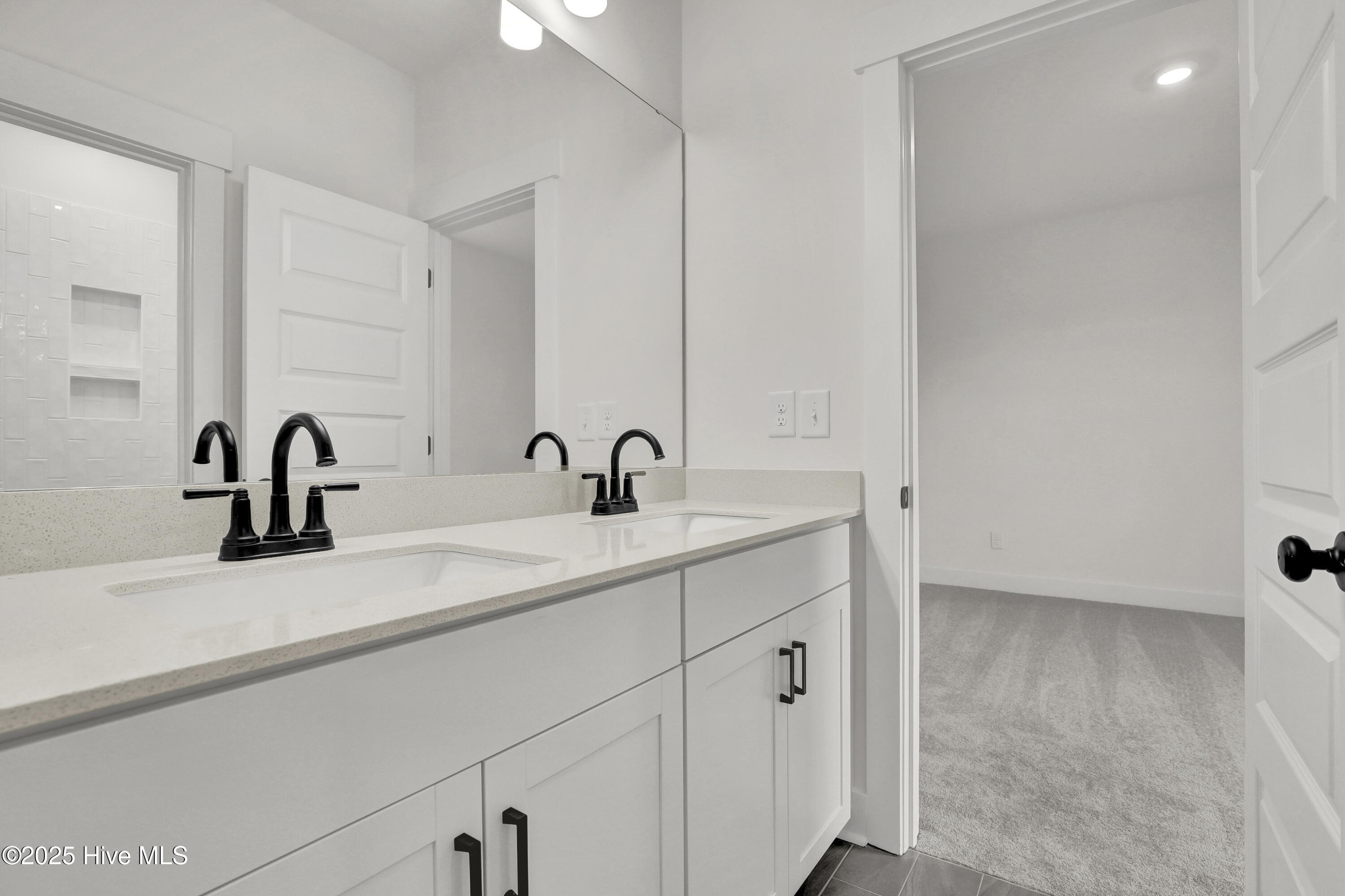 258 Planters Walk Property Photo 16