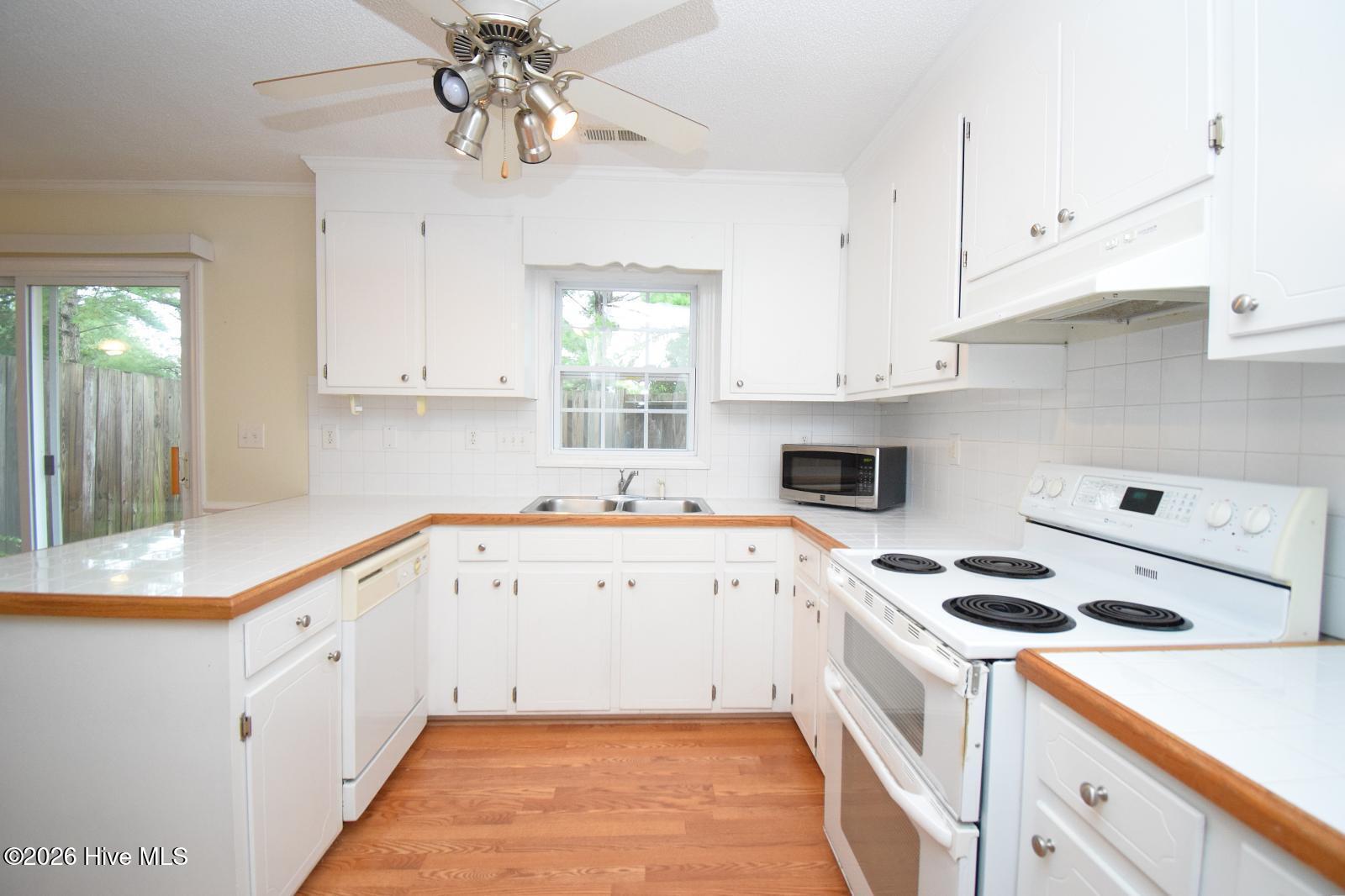 2325 Vineyard Drive C3 Property Photo 8