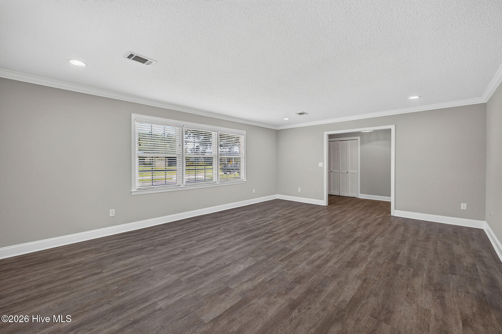 110 Scottsdale Drive Property Photo 8