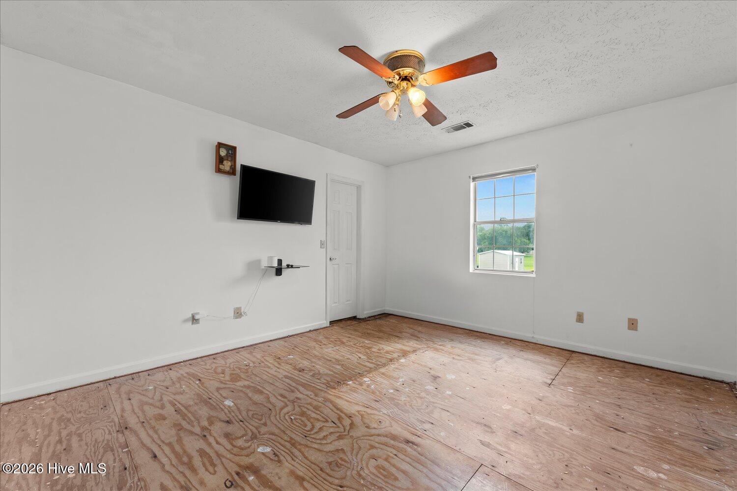 102 Trafalgar Drive Property Photo 15