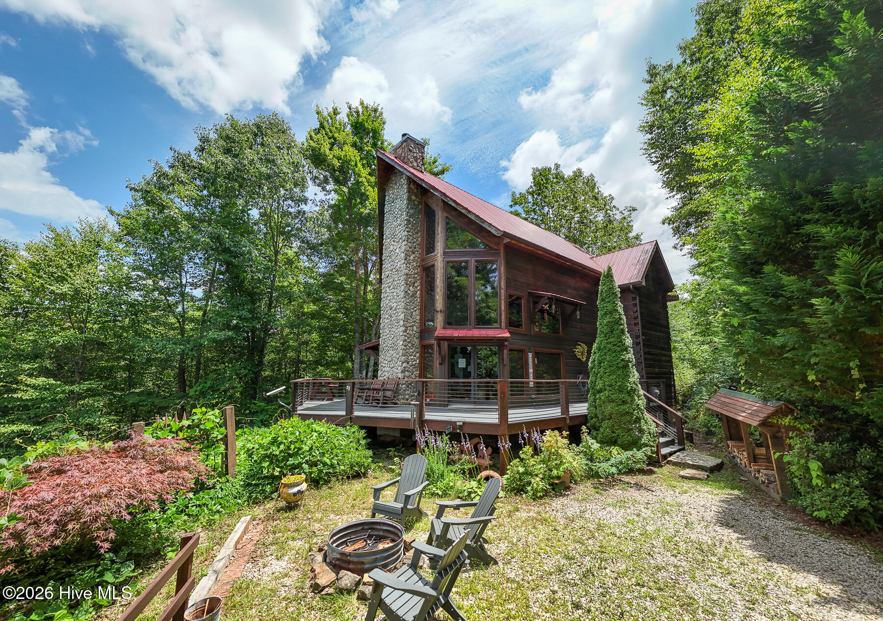 520 Whiteside Gap Road Property Photo 1