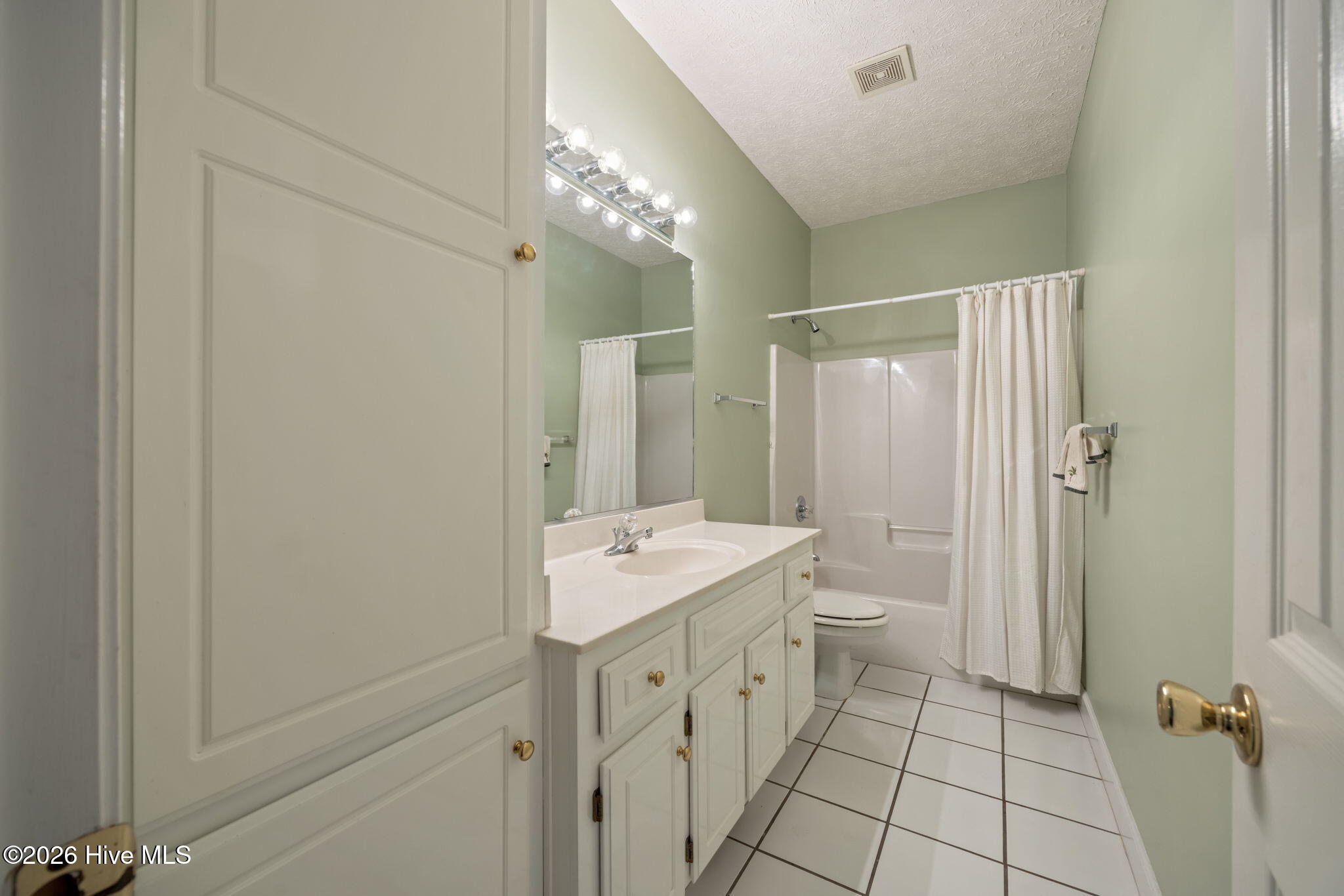 108 Courtyards Place Property Photo 27