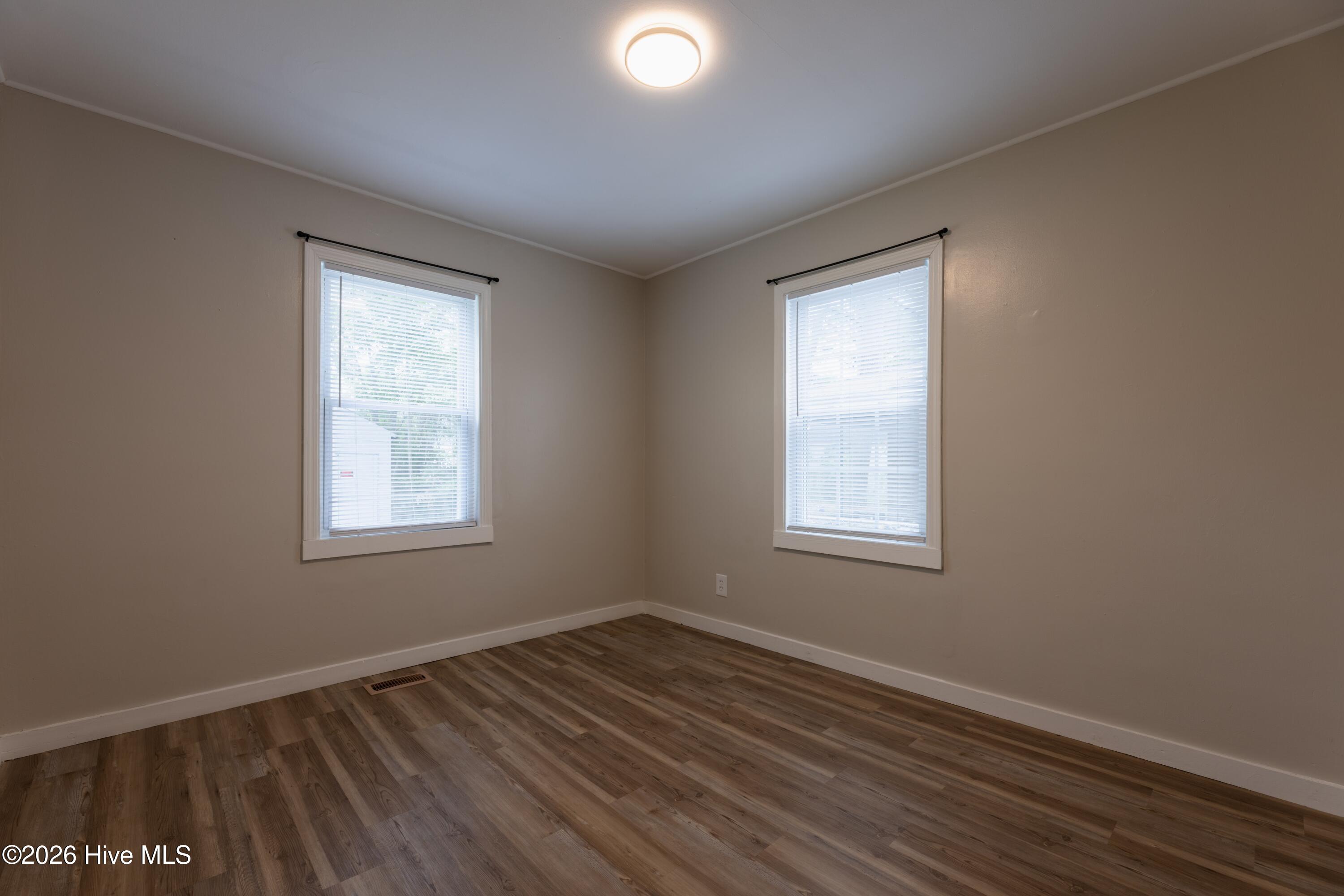 1128 Long Avenue Property Photo 12