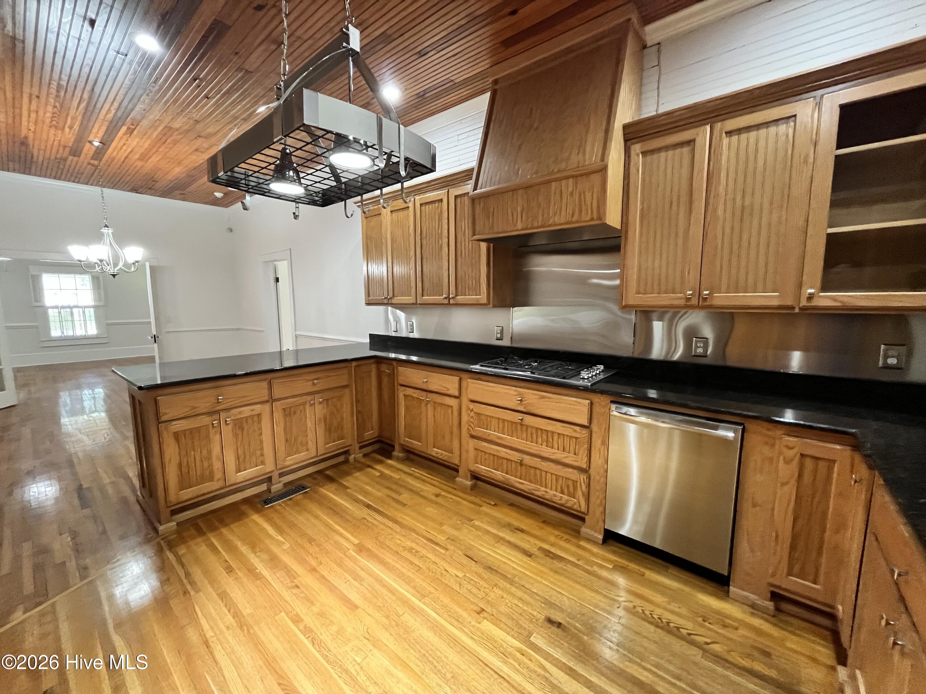 505 N Madison Street Property Photo 9