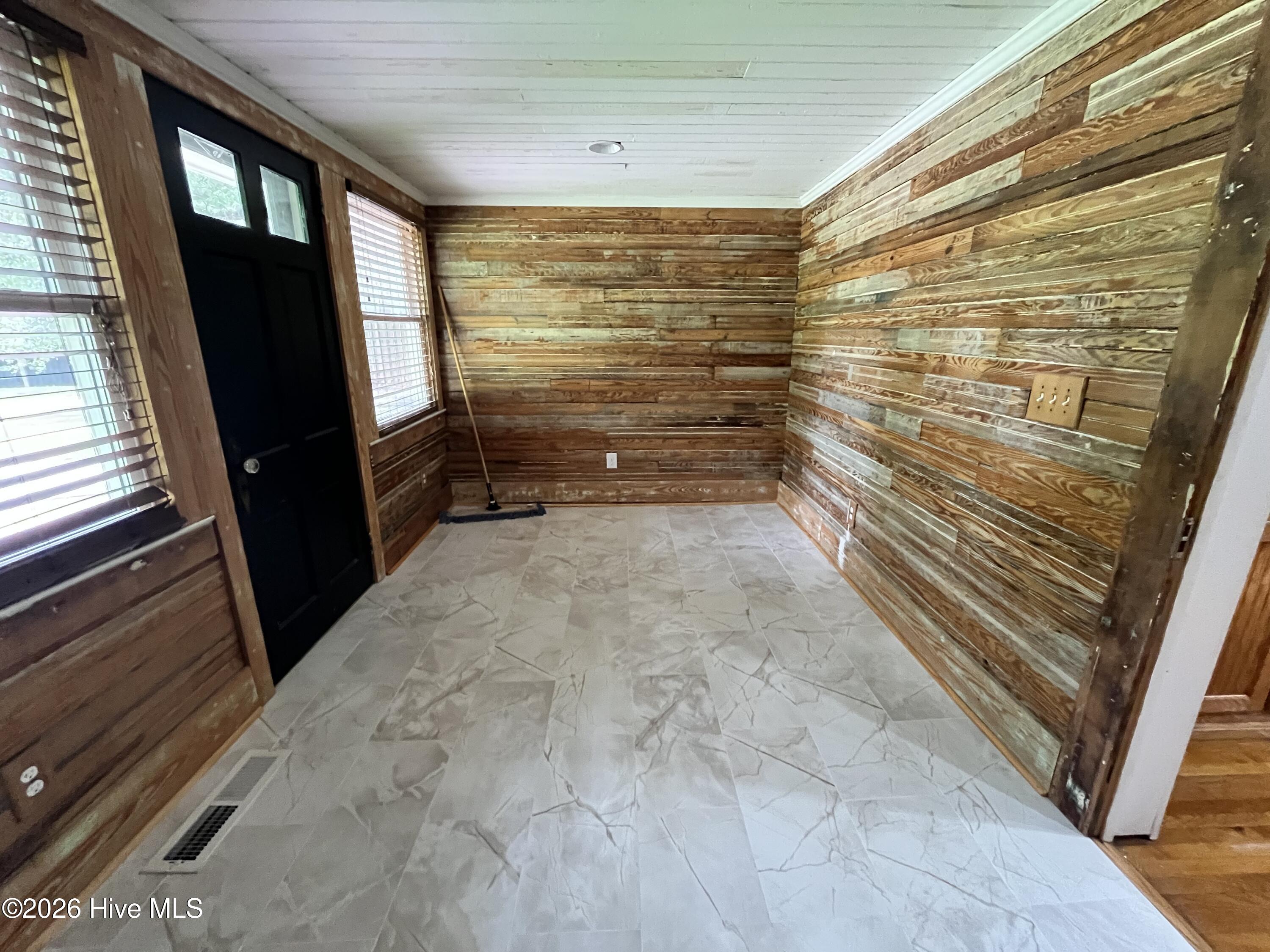505 N Madison Street Property Photo 24