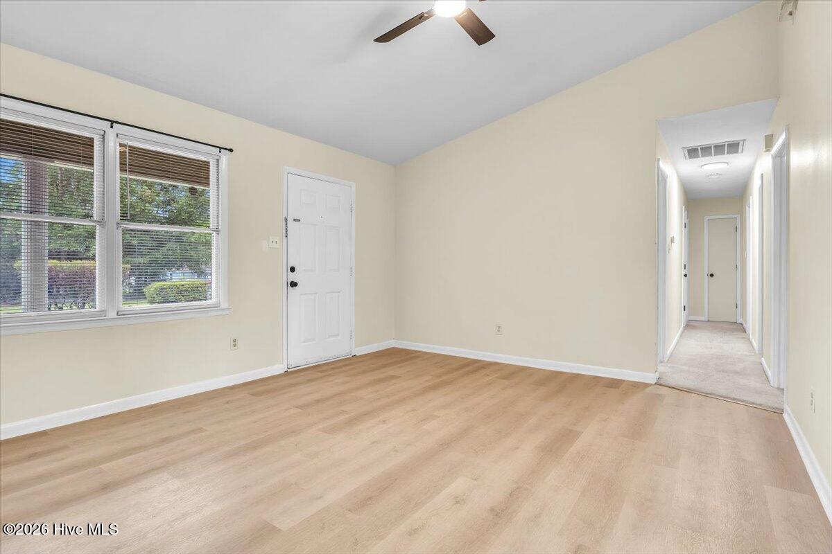 1019 Blue Leaf Place Property Photo 10