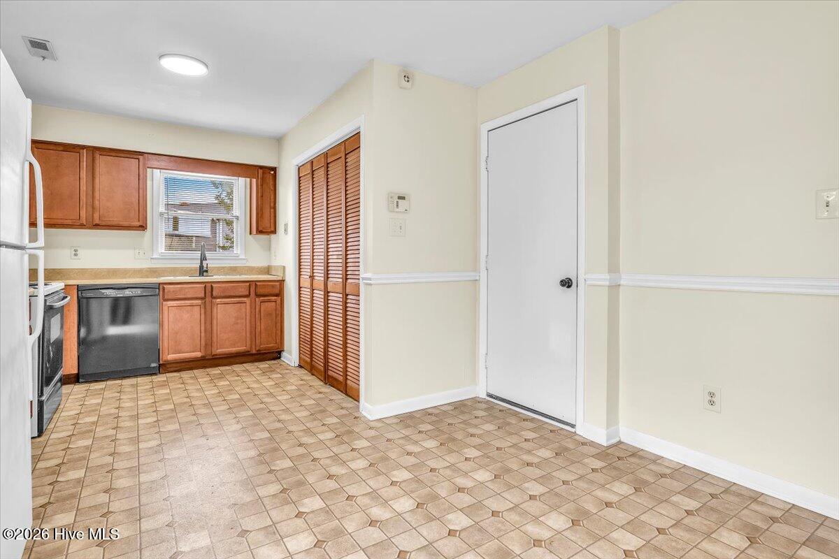 1019 Blue Leaf Place Property Photo 13