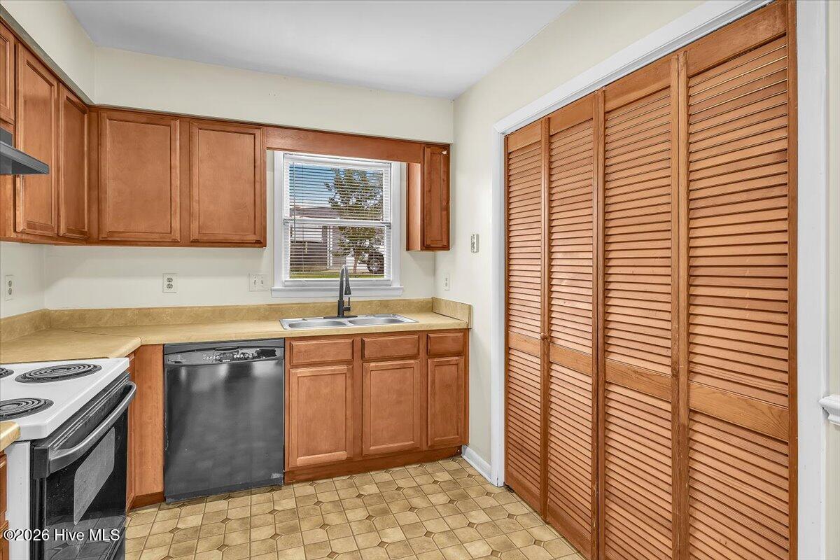 1019 Blue Leaf Place Property Photo 16