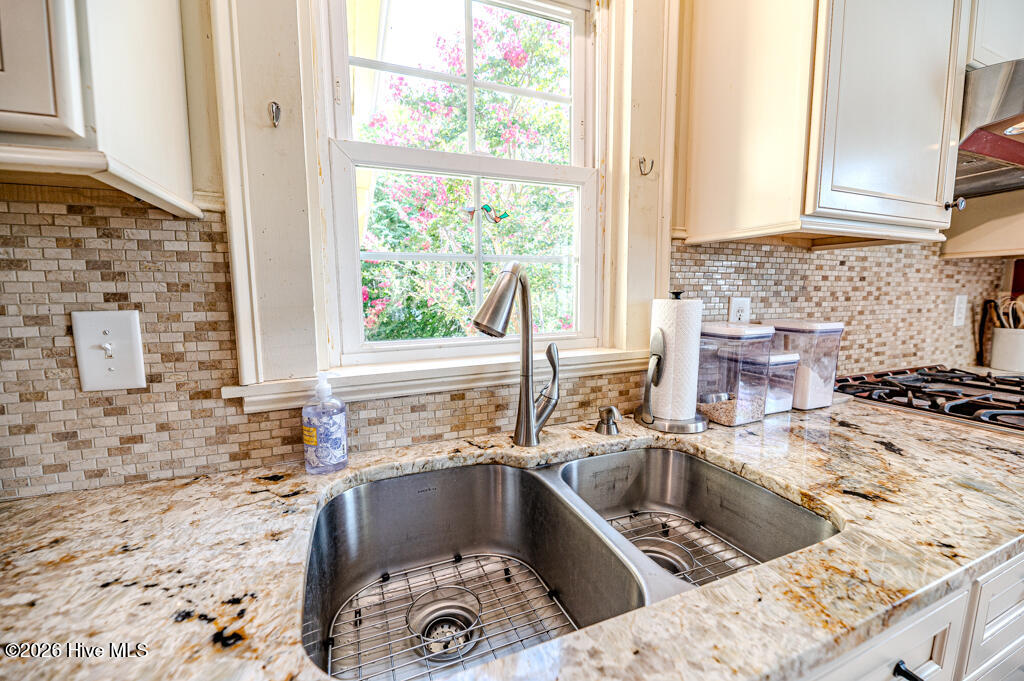 524 Carthage Street Property Photo 8
