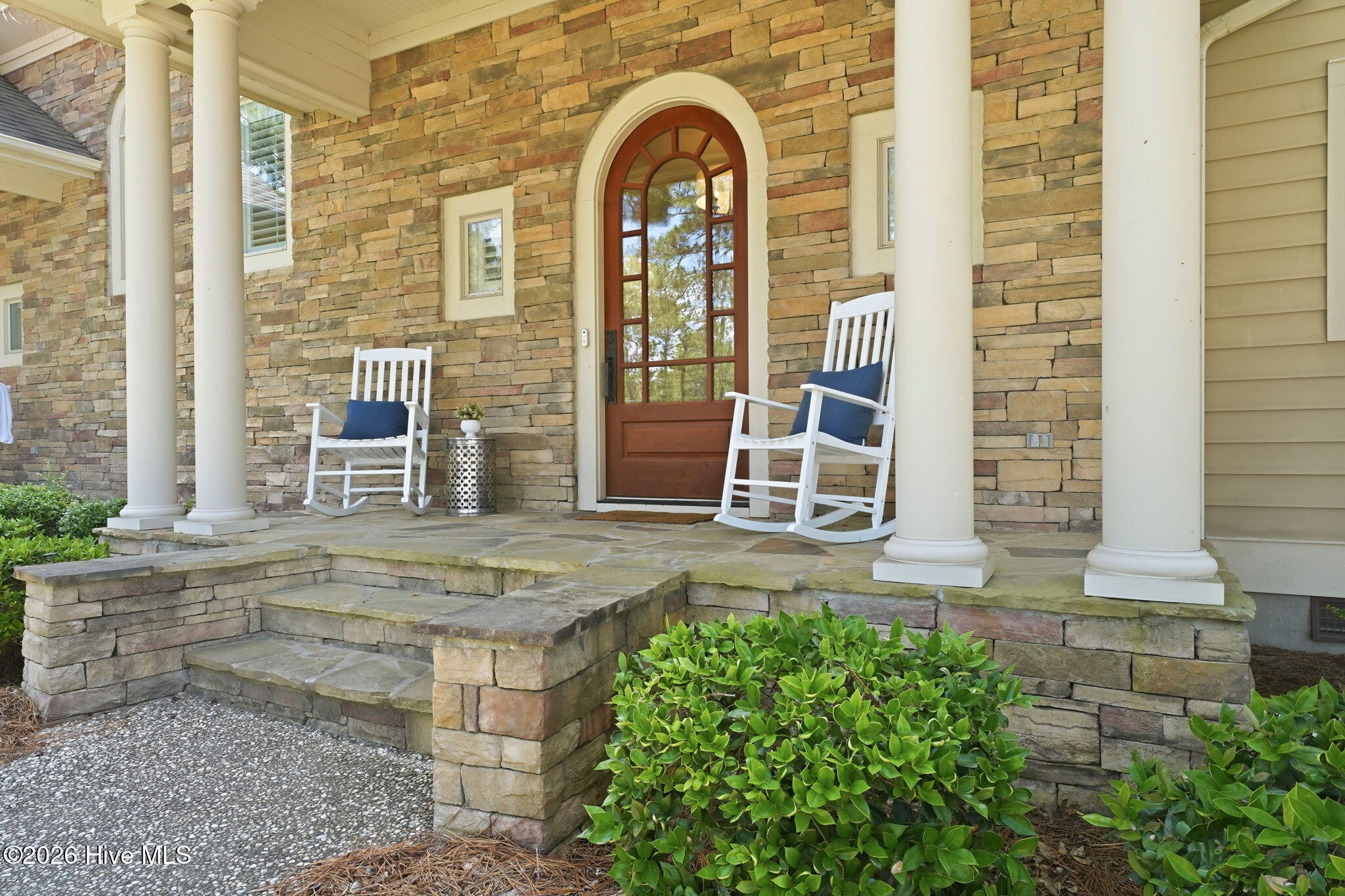140 Cochrane Castle Circle Property Photo 1