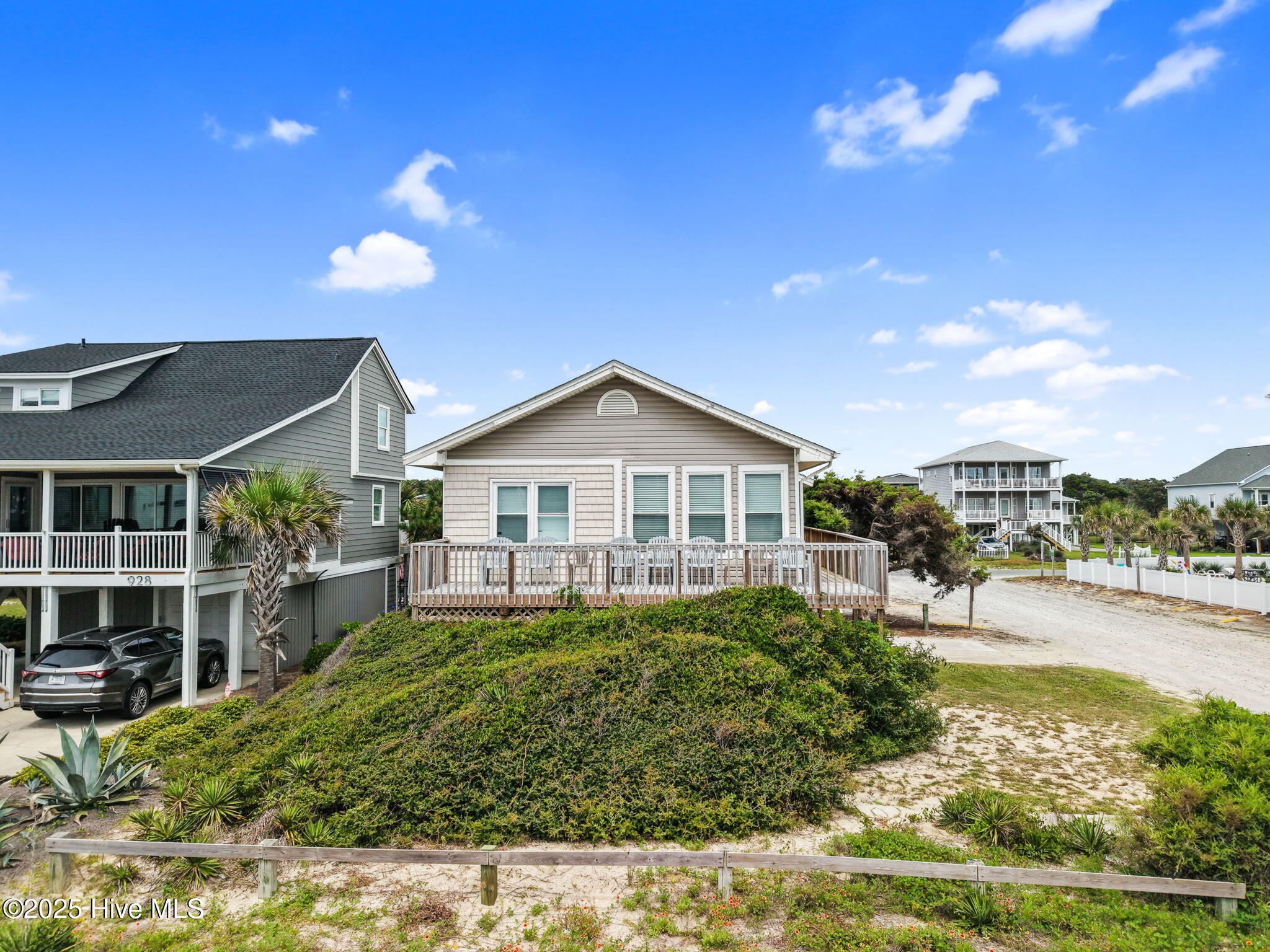930 E Beach Drive Property Photo 14