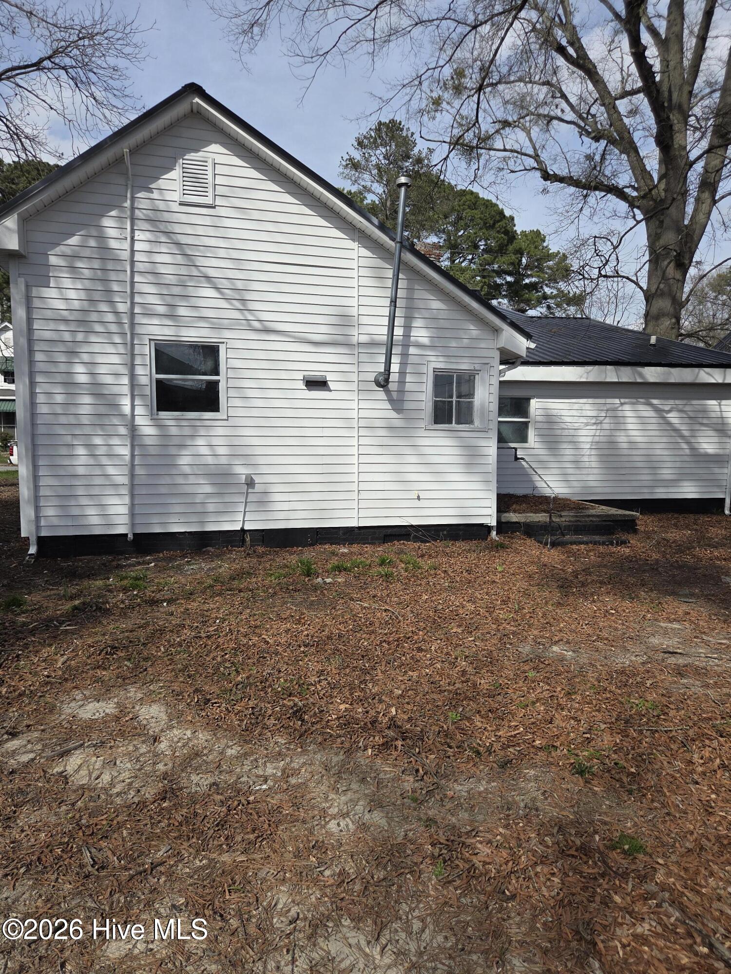 109 E Grainger Avenue Property Photo 2