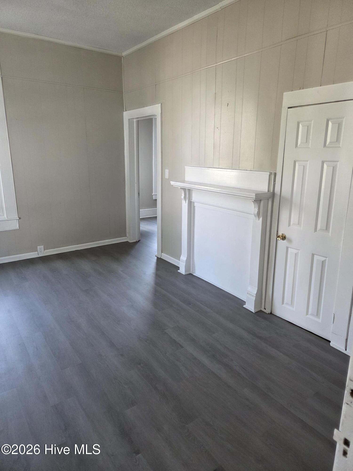 109 E Grainger Avenue Property Photo 5