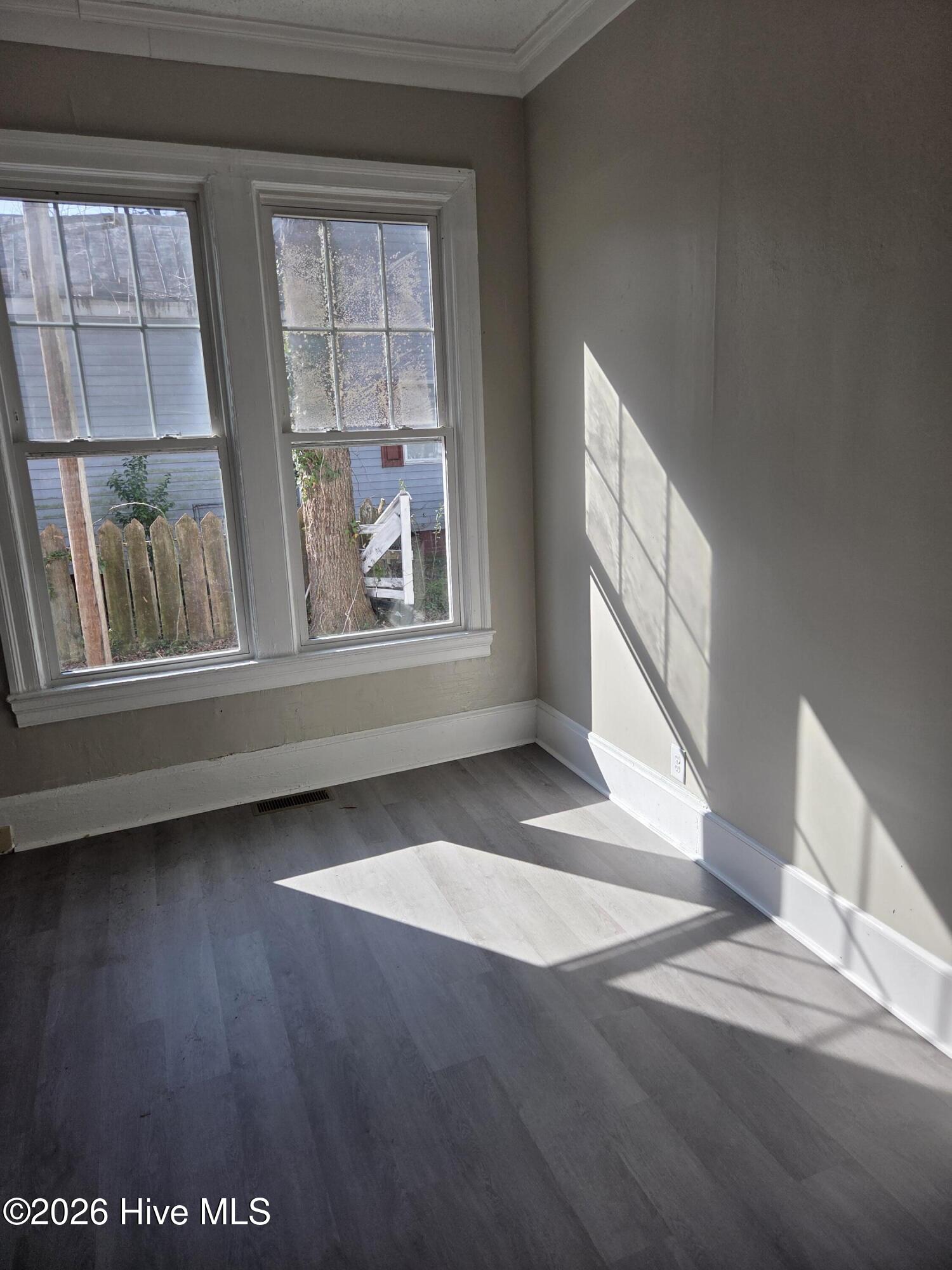 109 E Grainger Avenue Property Photo 6