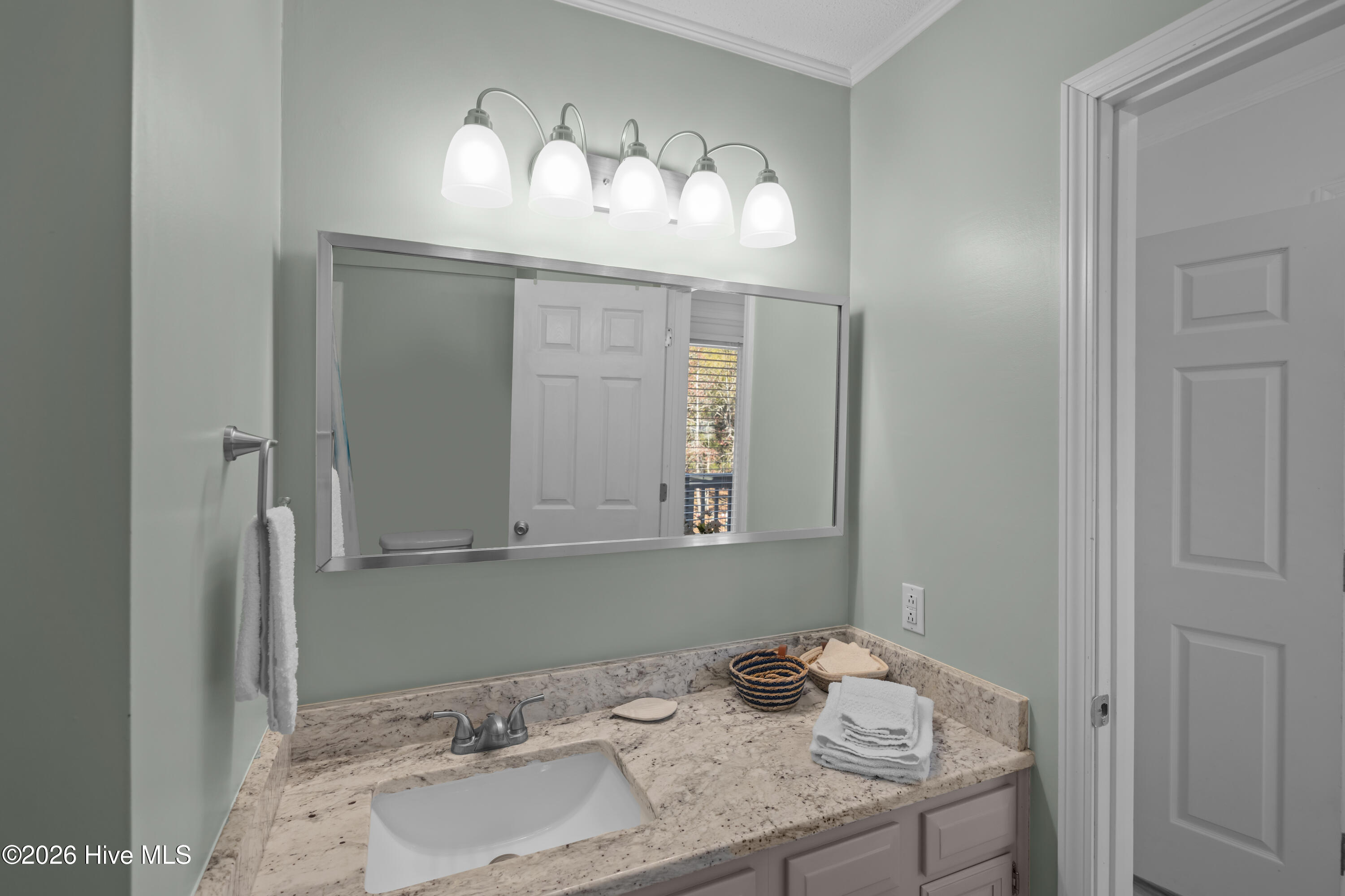 2213 Harbourside Drive Property Photo 24