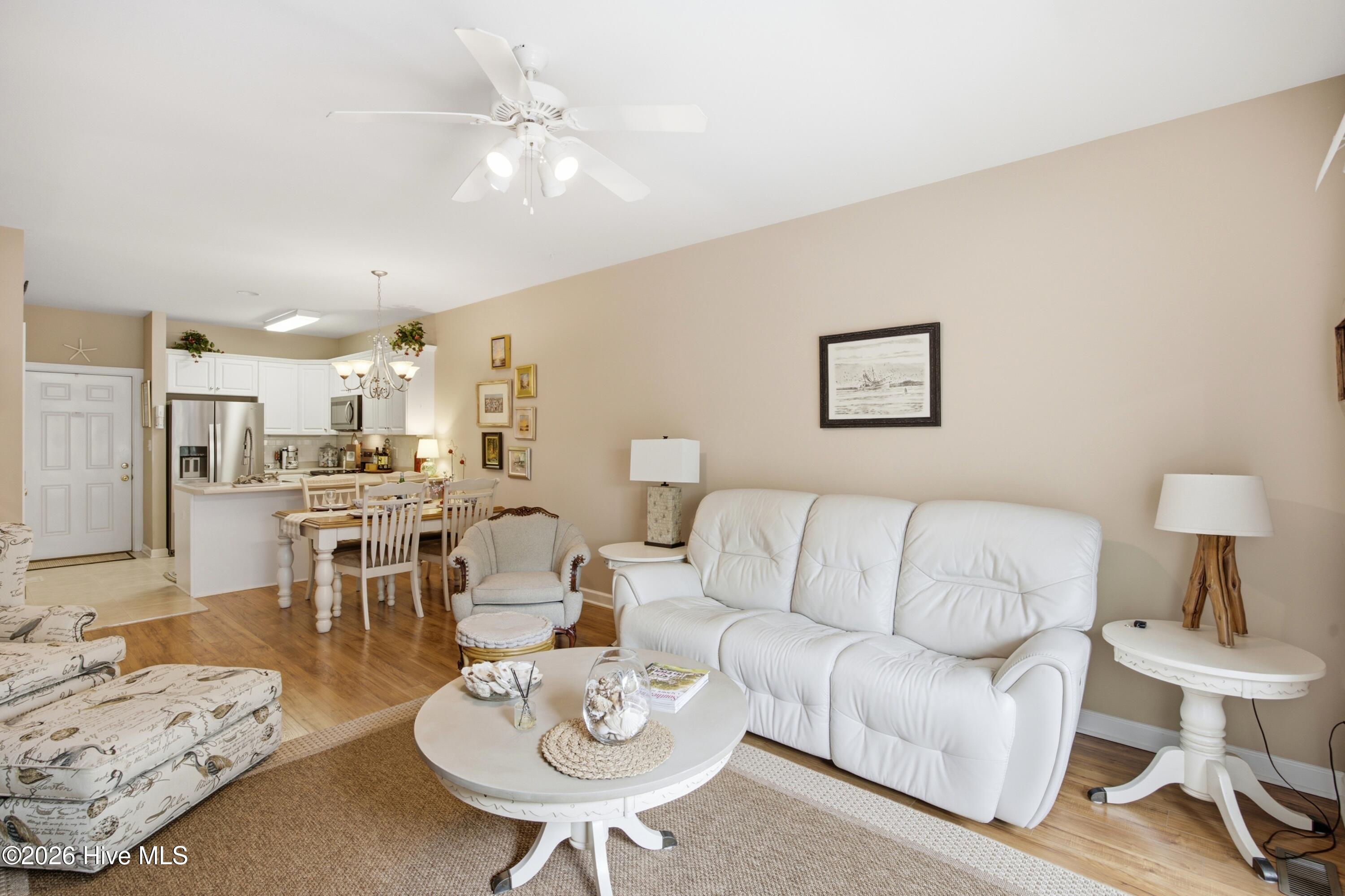 610 W Brown Street Apt E Property Photo 6