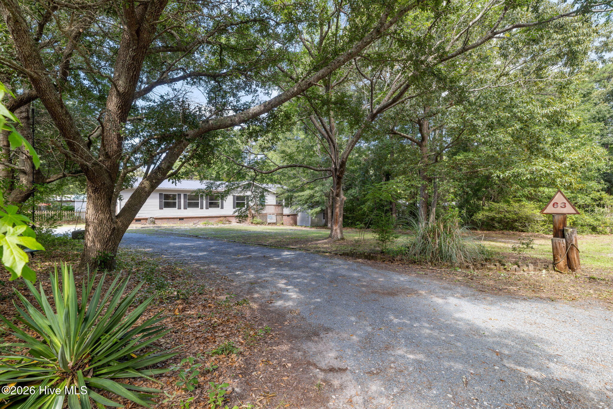 63 Warwick Court Property Photo 5